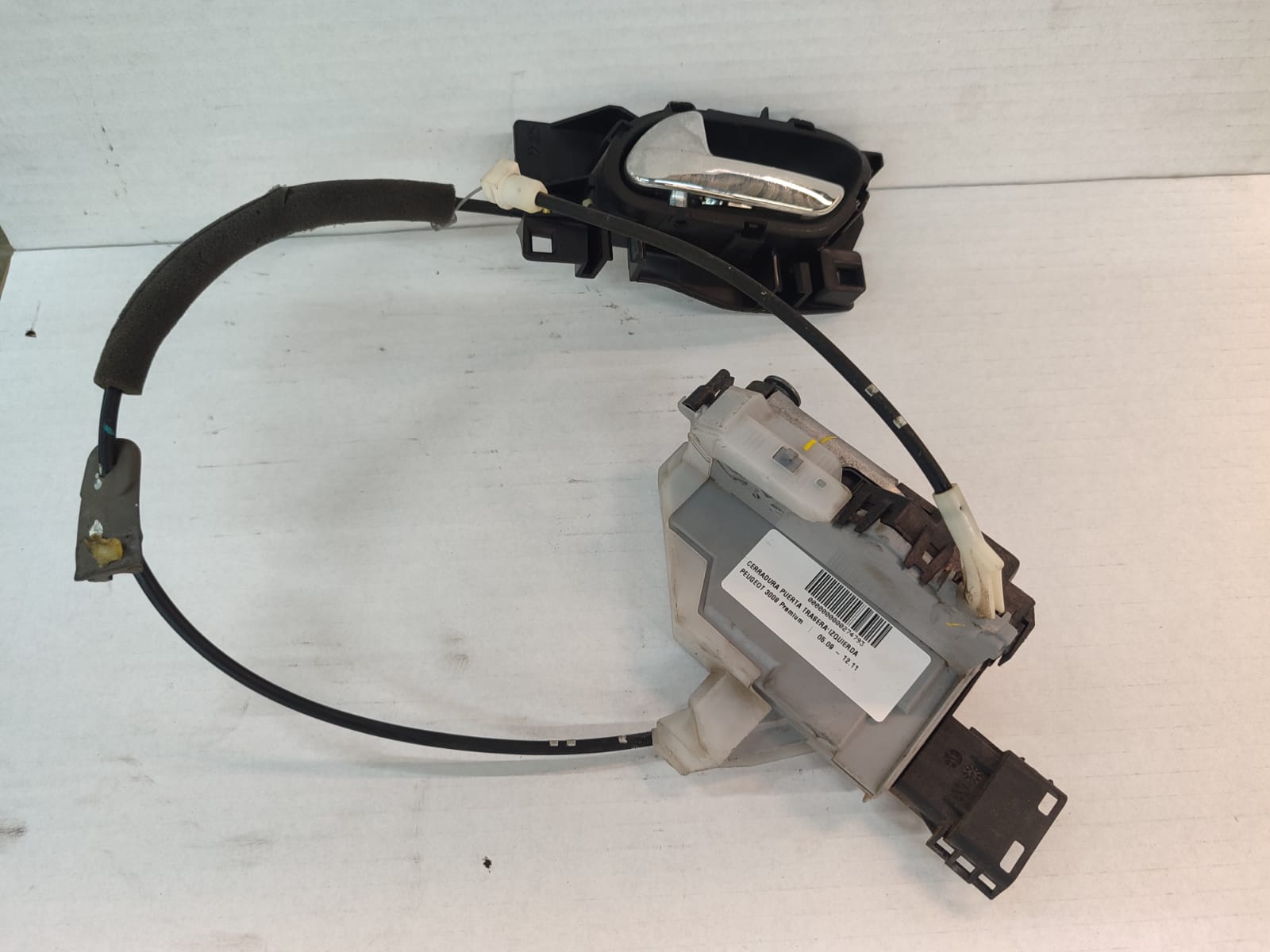 Rear left door lock PEUGEOT 3008