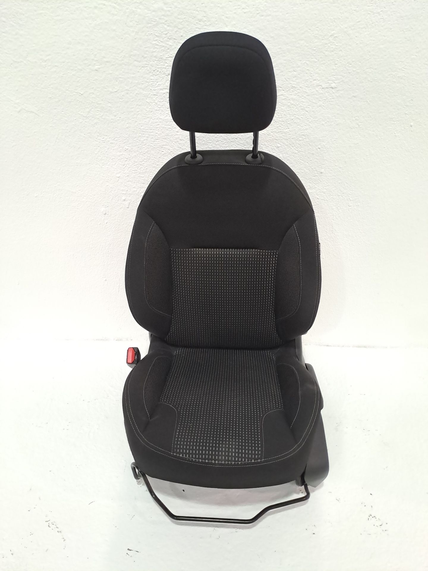Vordersitz links PEUGEOT 208 (P2)