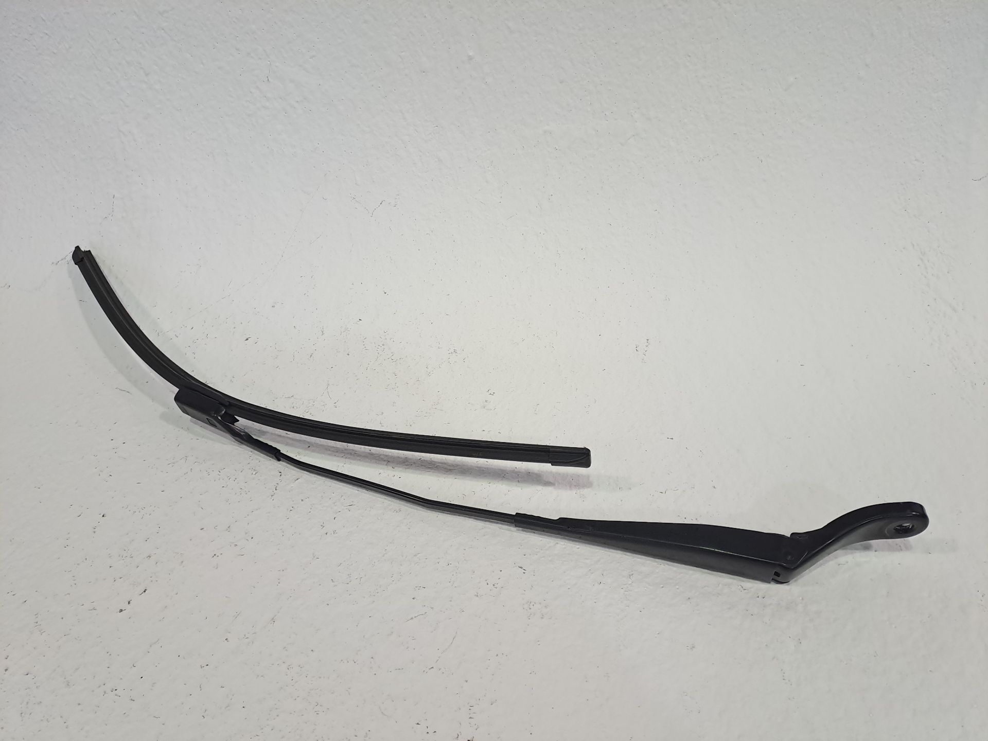 Front Left Wiper Arm PEUGEOT 208 (P2)