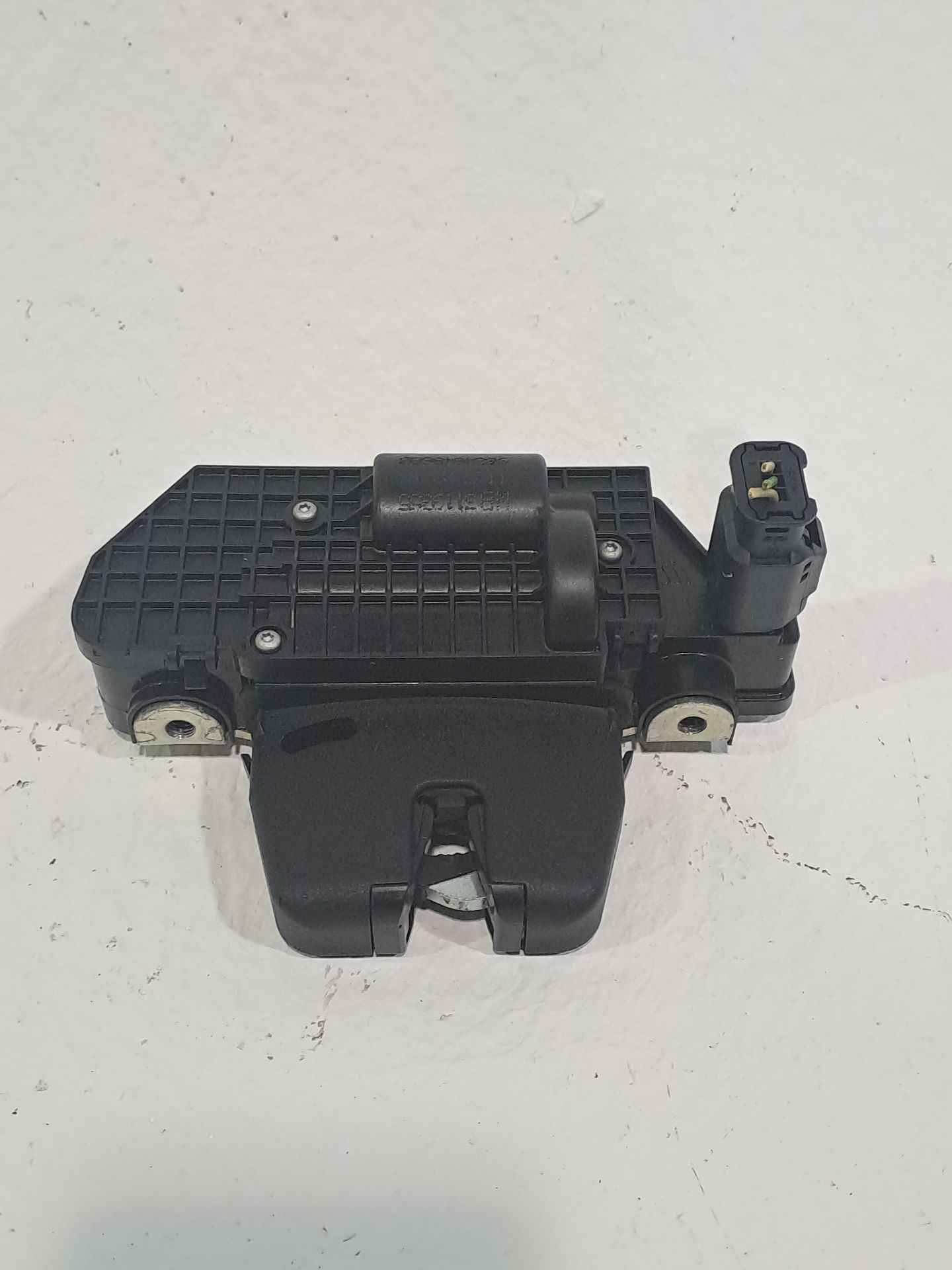 Serrure de coffre/hayon PEUGEOT 208 (P2)