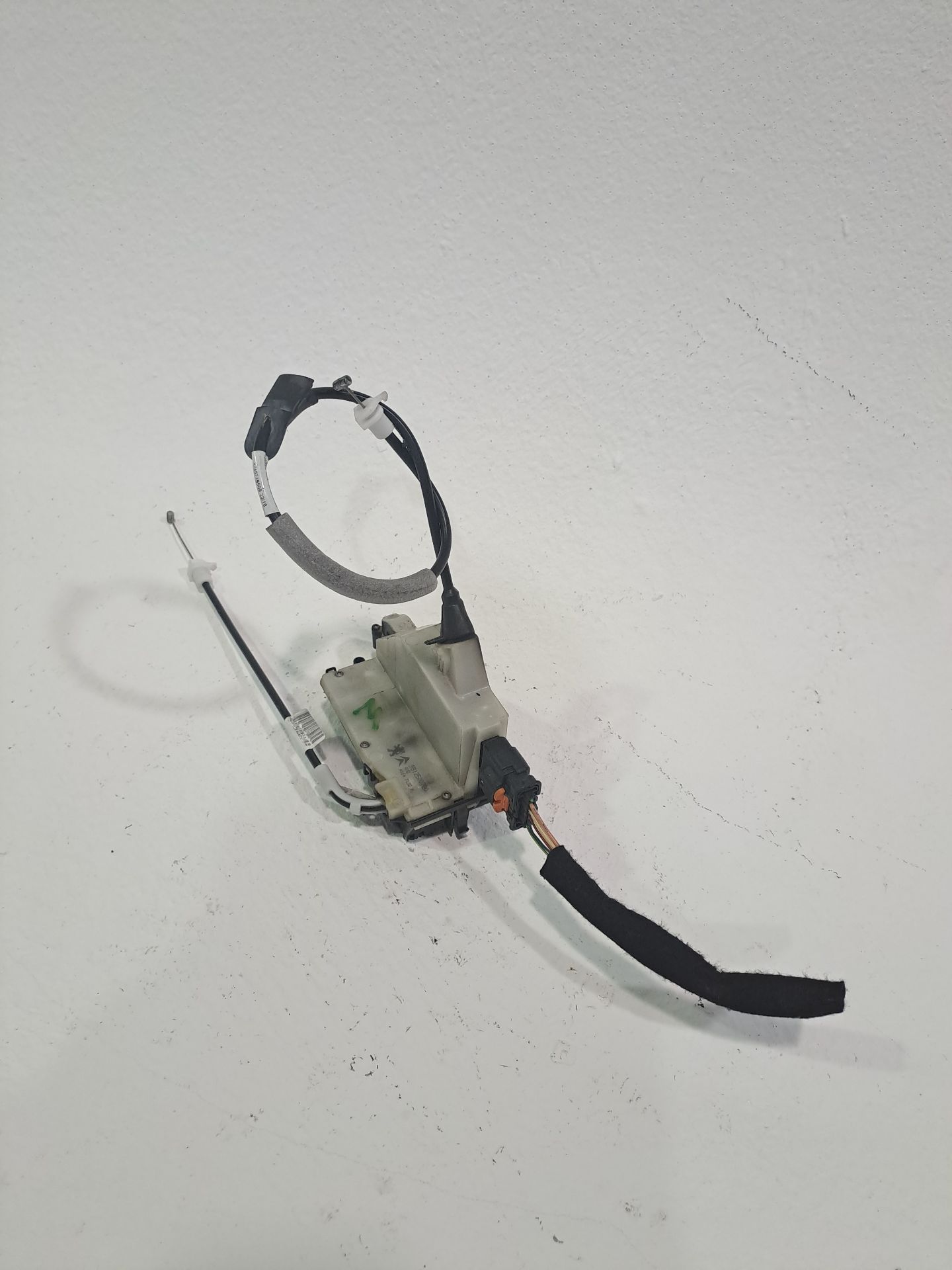 Front right door lock PEUGEOT 208 (P2)