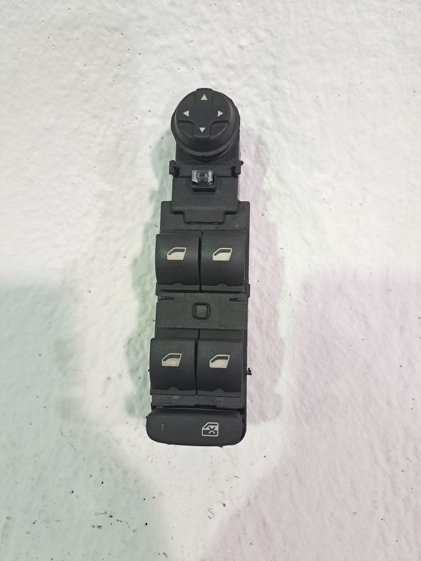 Front Left Window Switch PEUGEOT 208 (P2)