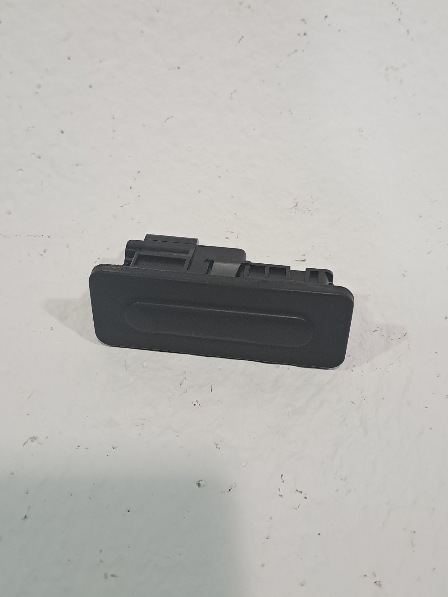 Tailgate Exterior Handle PEUGEOT 208 (P2)