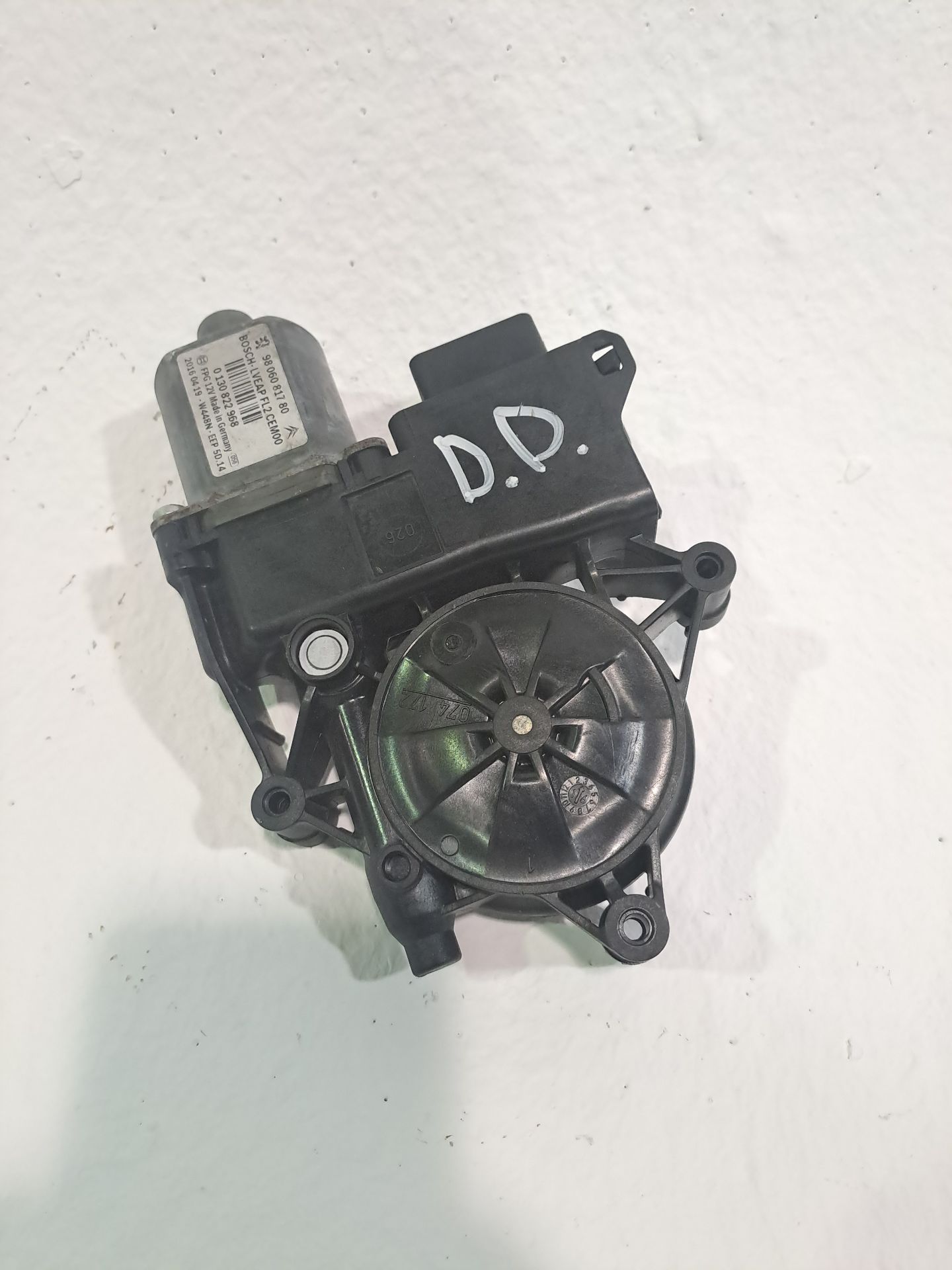 Front Right Window Motor PEUGEOT 208 (P2)