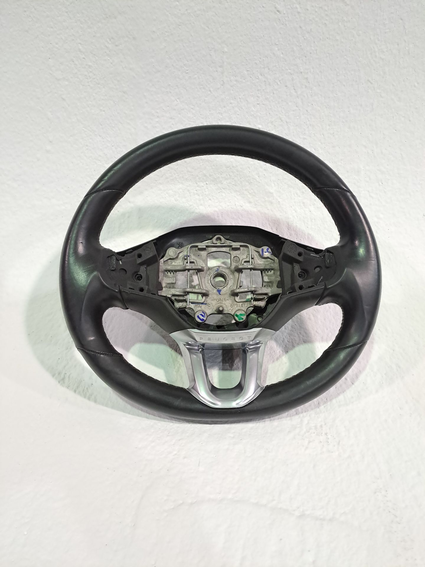 Volant PEUGEOT 208 (P2)