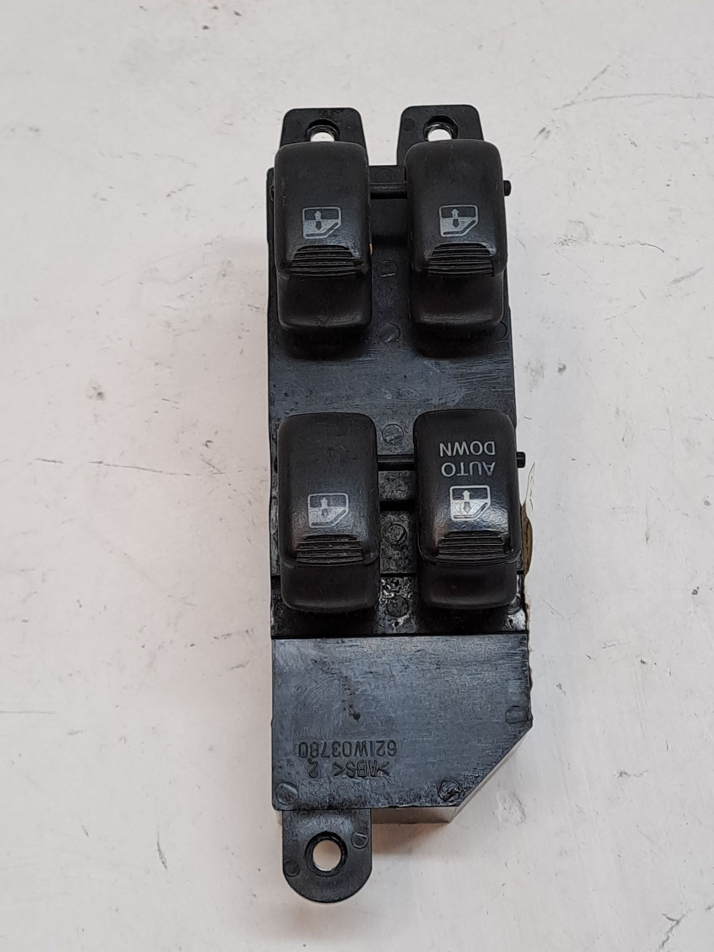 Front Left Window Switch HYUNDAI SANTA FE (SM)