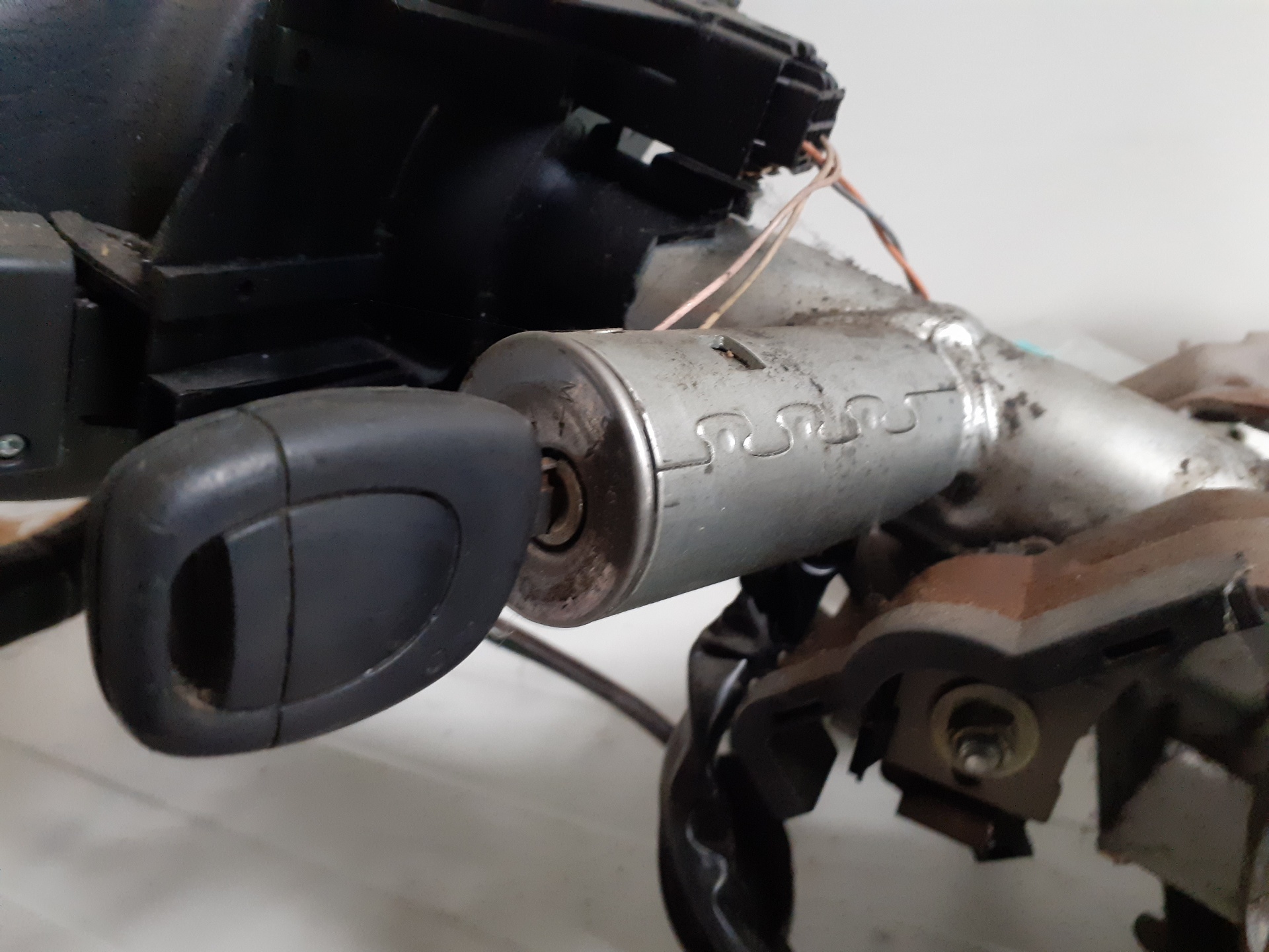 Ignition switch RENAULT CLIO II FASE I (B/CBO)