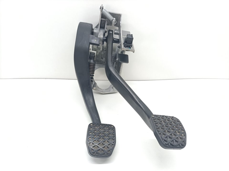 Pedal da embreagem BMW SERIE 3 BERLINA (E90)