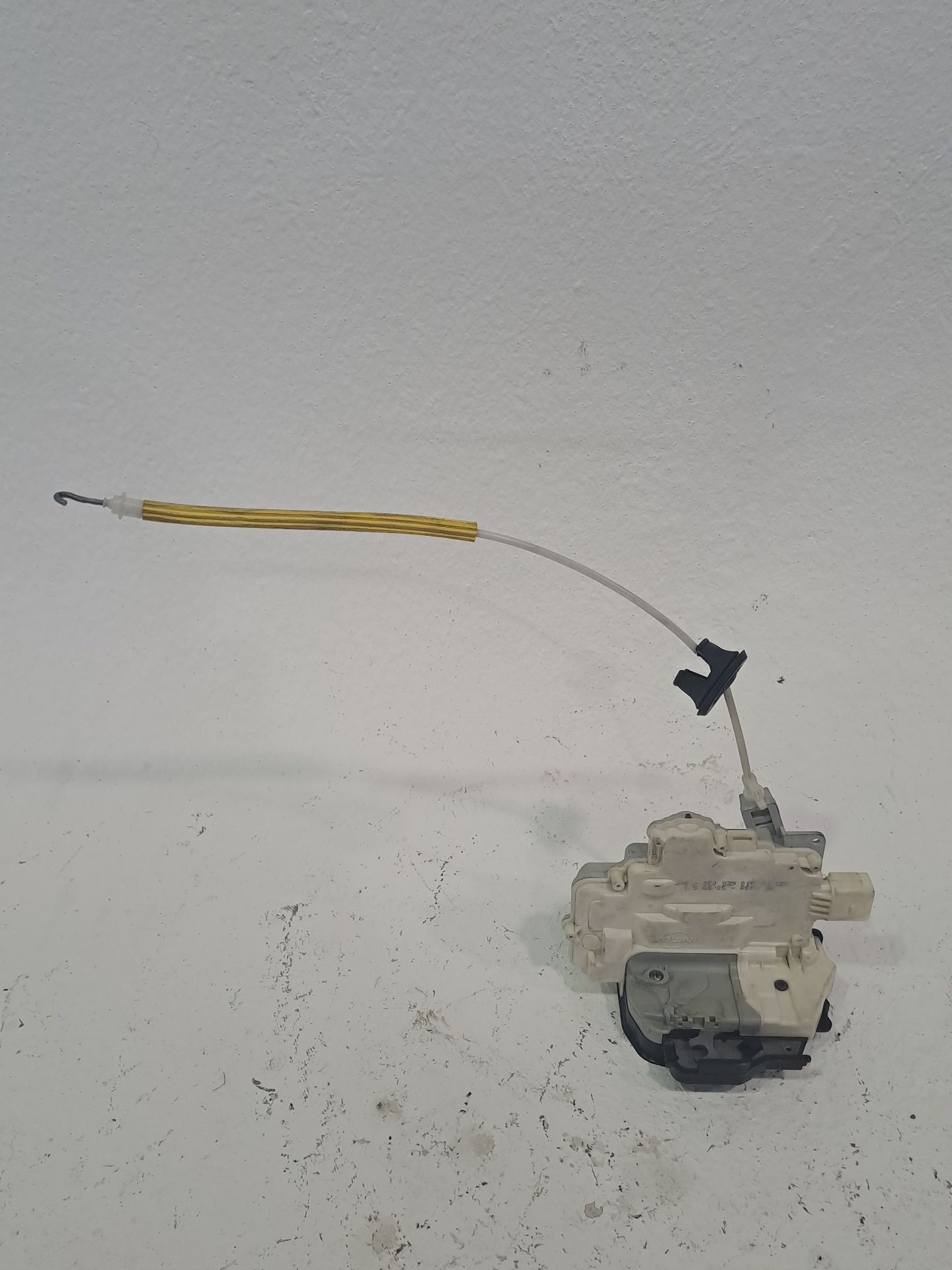 Rear left door lock AUDI A4 AVANT (8E)