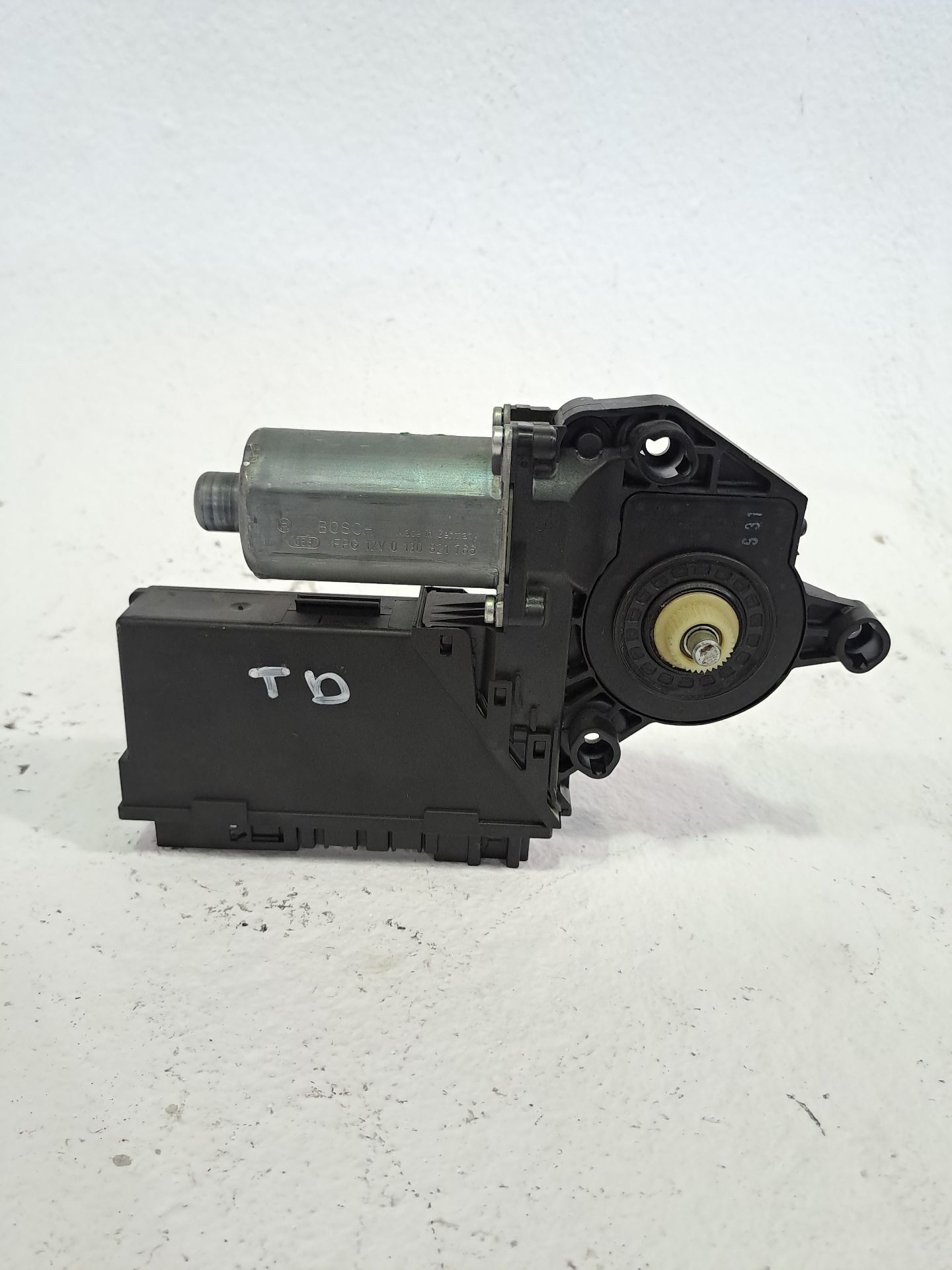 Rear Right Window Motor AUDI A4 AVANT (8E)