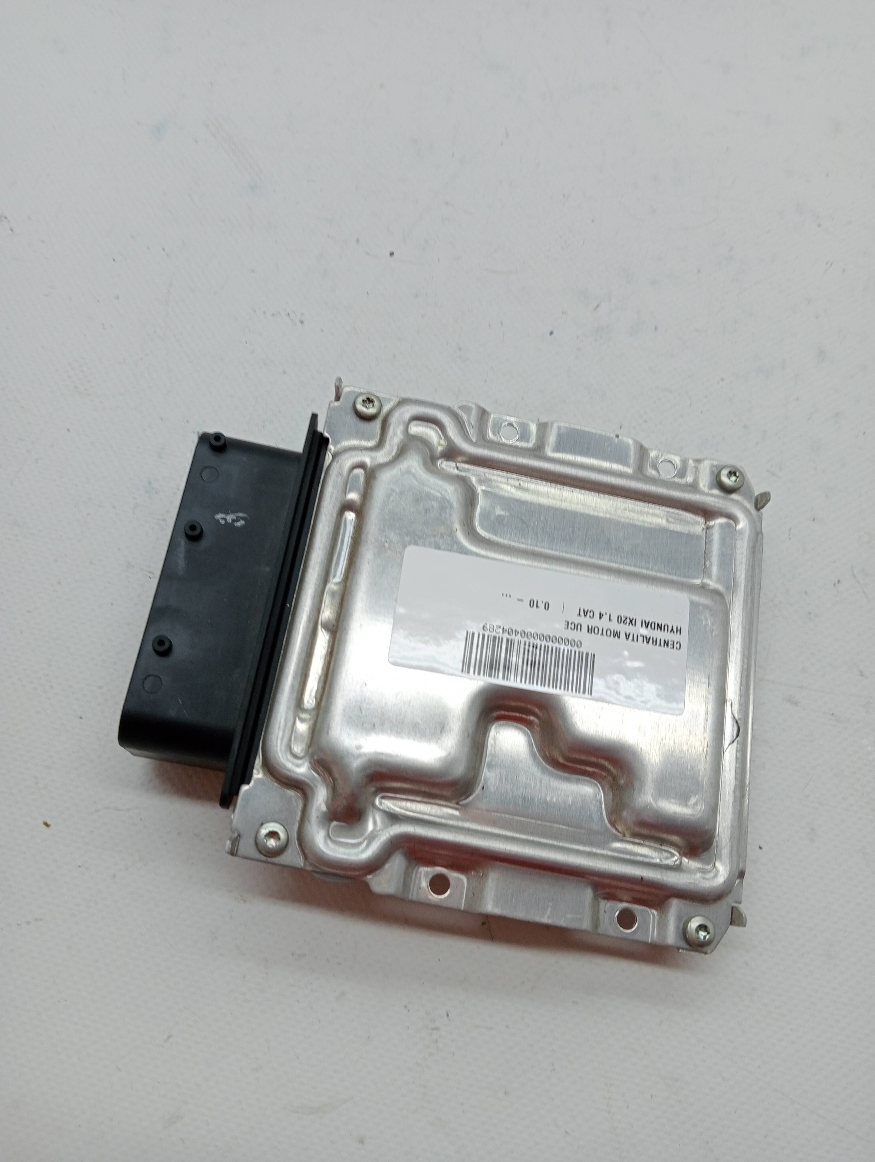 Calculateur moteur HYUNDAI IX20