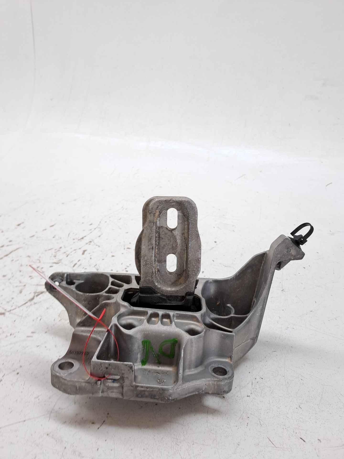 Gear selector bracket PEUGEOT 2008 (P1)