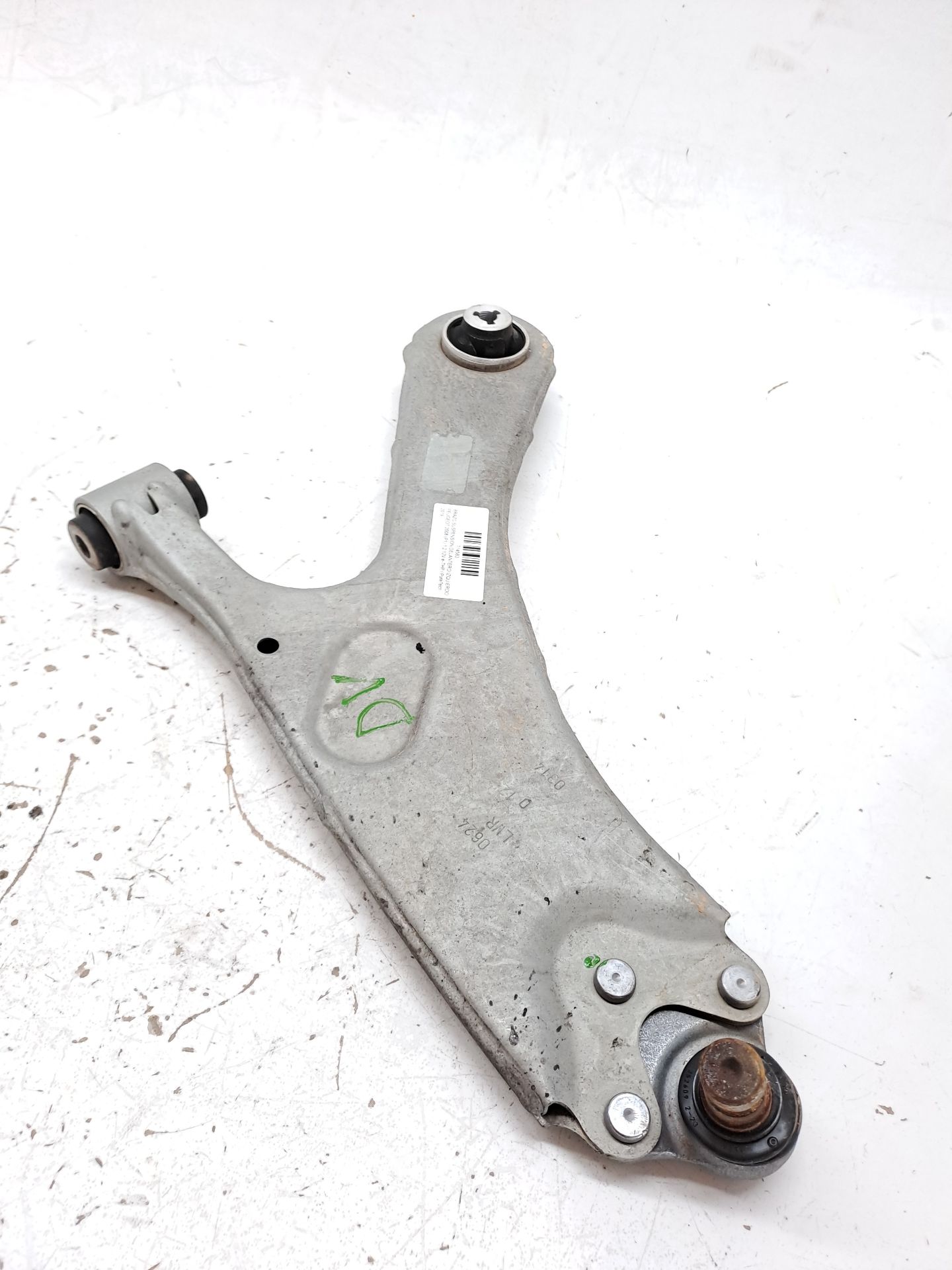 Front Left Lower Control Arm PEUGEOT 2008 (P1)