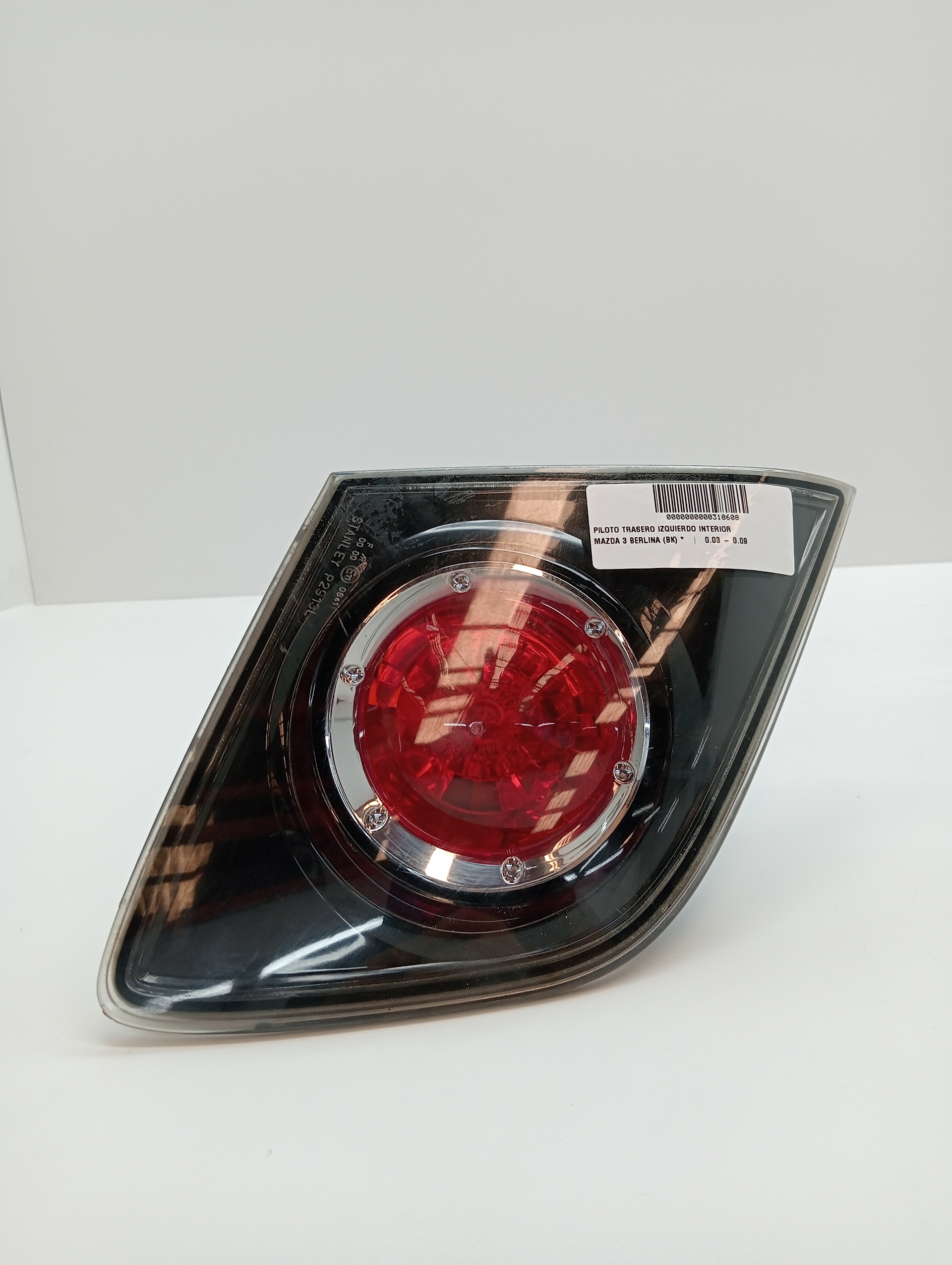 Feu arrière gauche intérieur MAZDA 3 (BK)