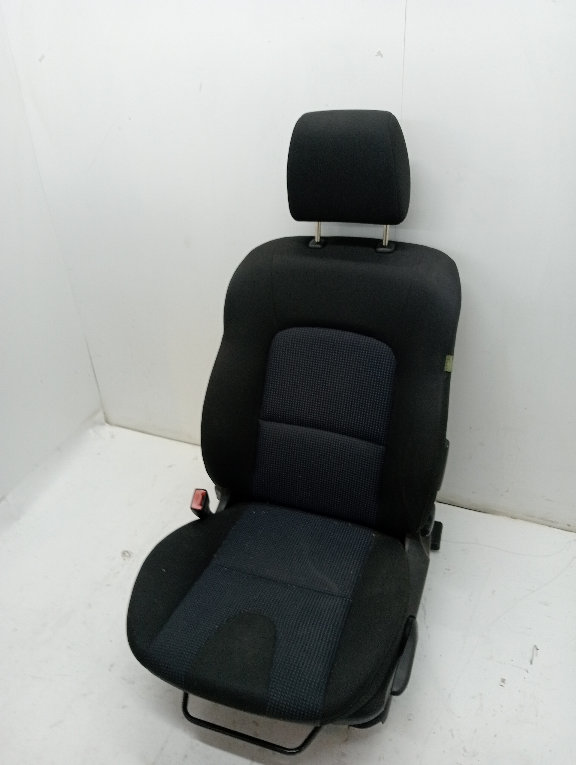 Front Left Seat MAZDA 3 (BK)