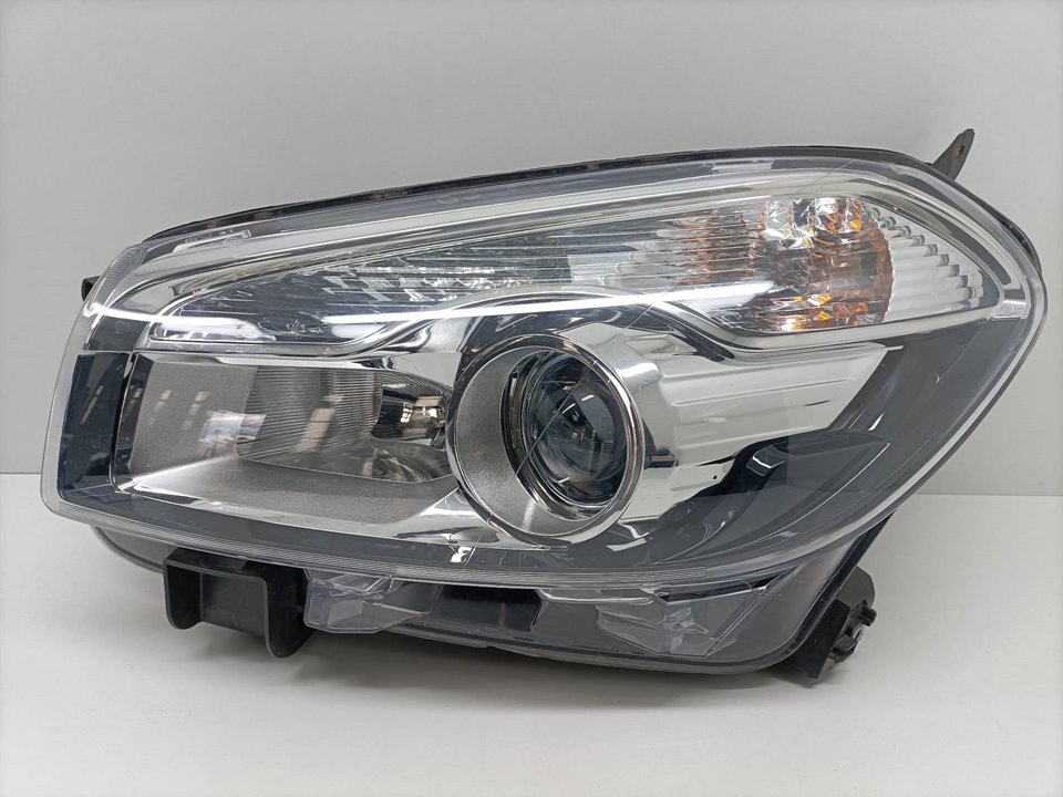 Left headlight NISSAN QASHQAI (J10)