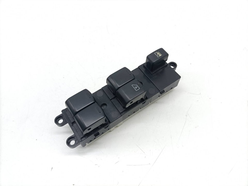 Front Left Window Switch NISSAN QASHQAI (J10)