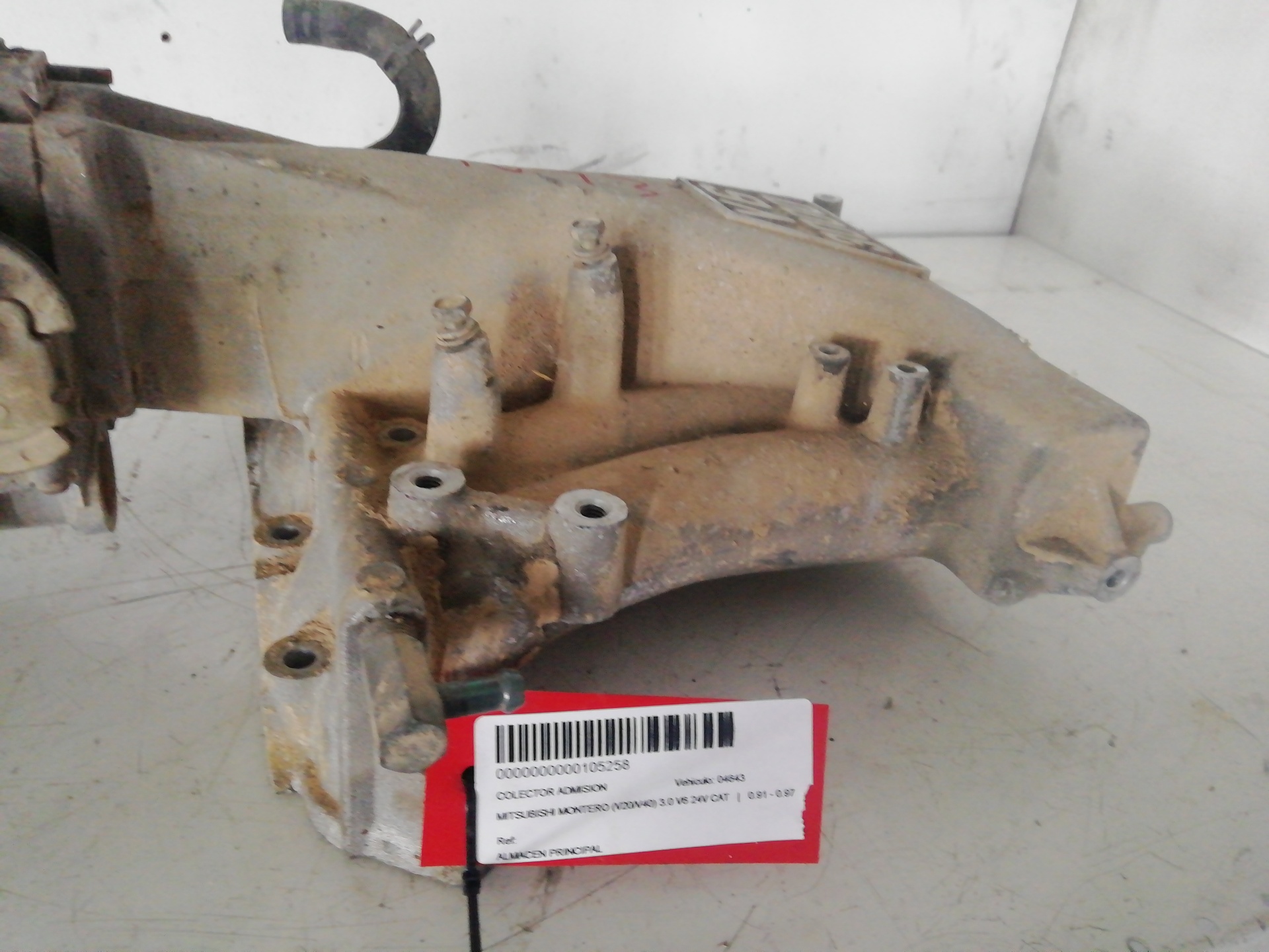 Intake manifold MITSUBISHI MONTERO (V20/V40)