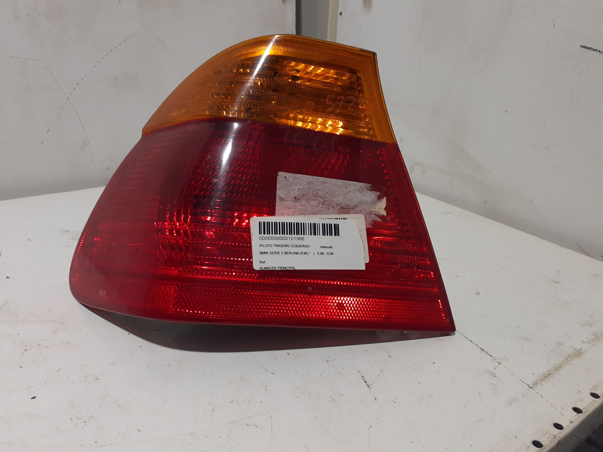 PILOTO TRASERO IZQUIERDO BMW SERIE 3 BERLINA (E30)