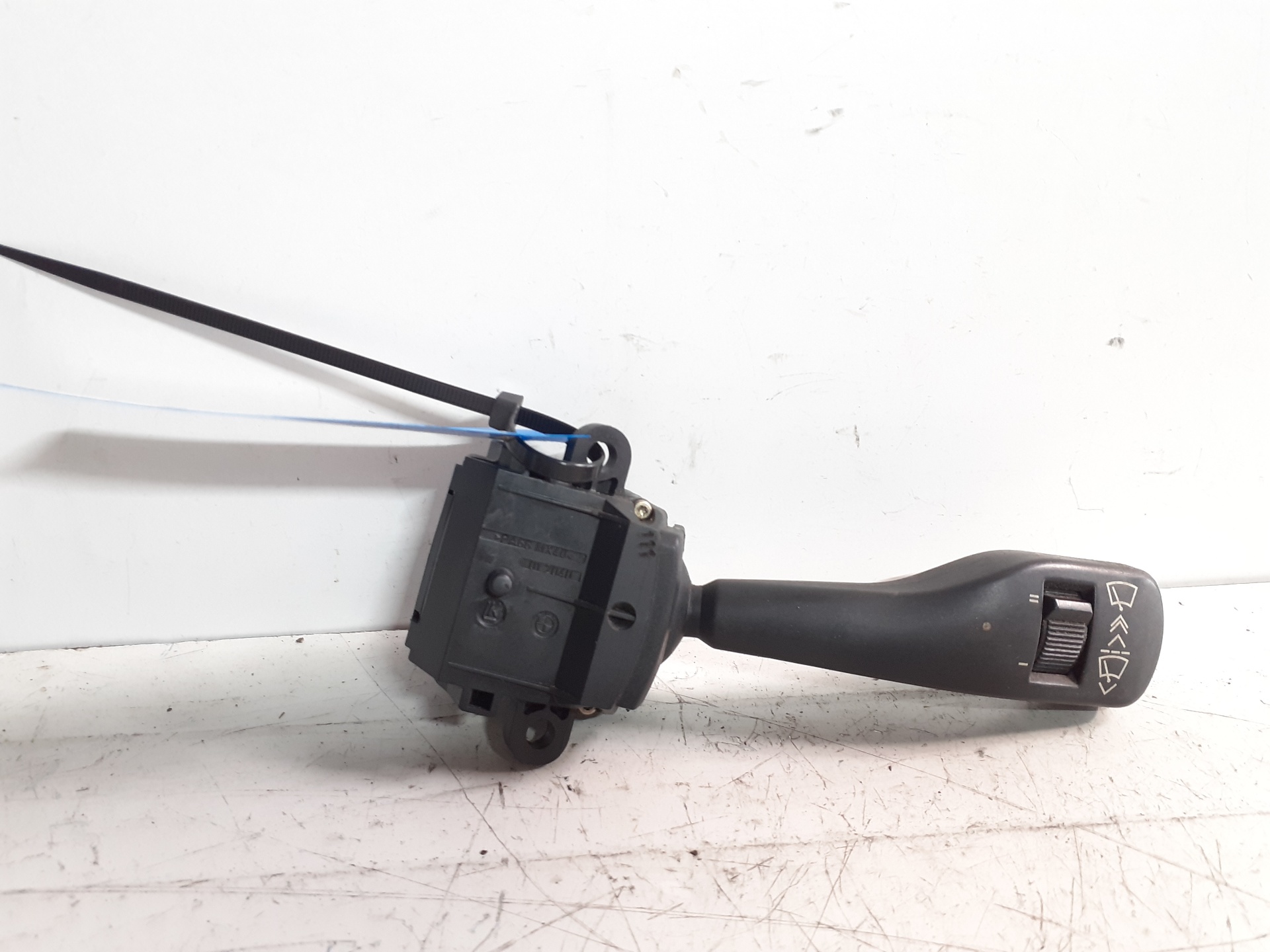 Commande d'essuie-glace BMW SERIE 3 BERLINA (E30)