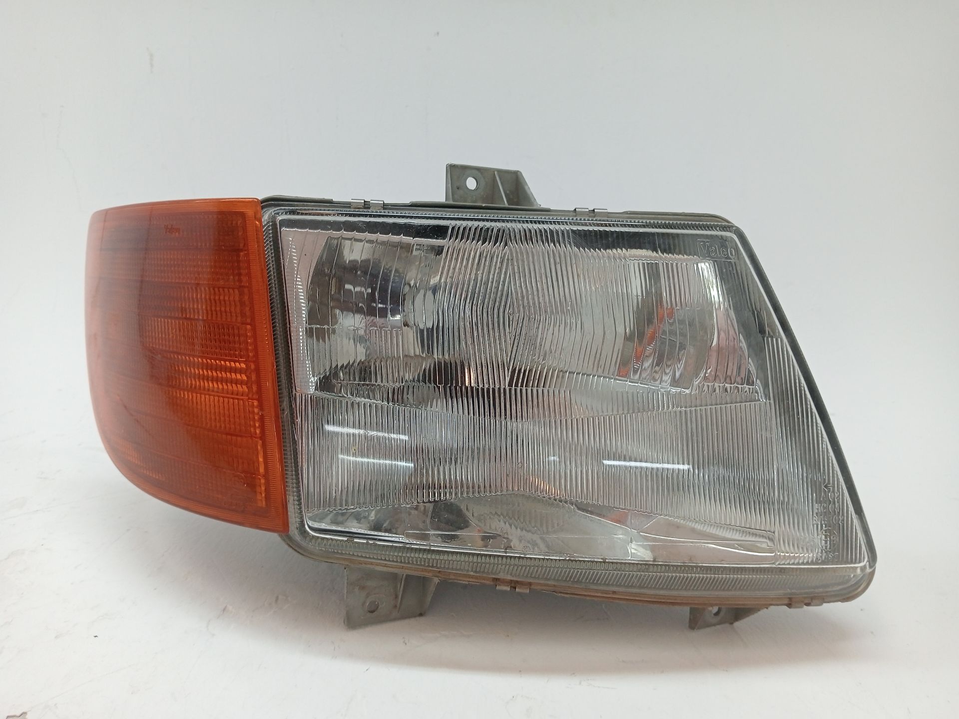 Scheinwerfer rechts MERCEDES-BENZ VITO (W638) CAJA CERRADA