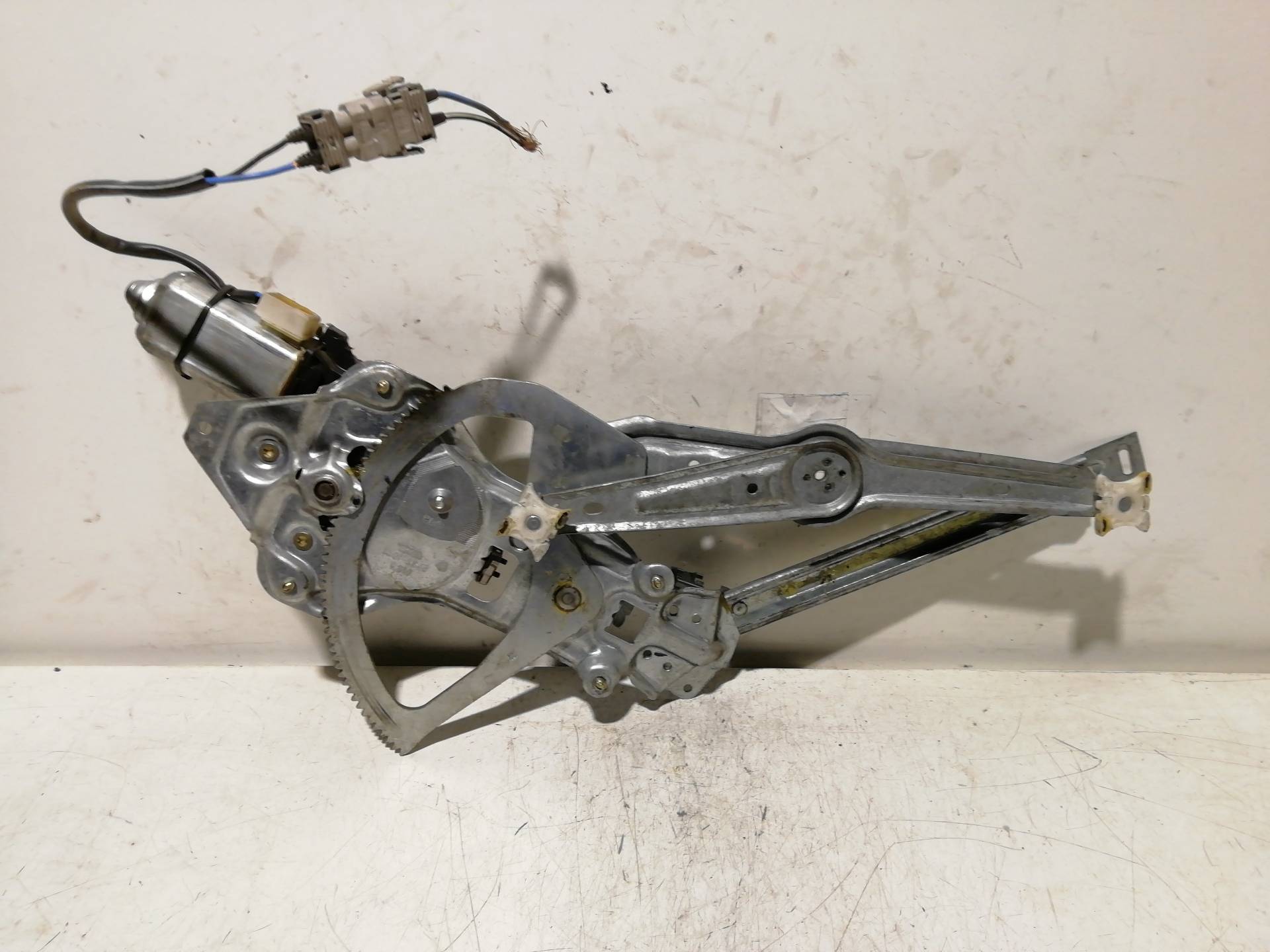 Front right window regulator BMW SERIE 5 BERLINA (E34)