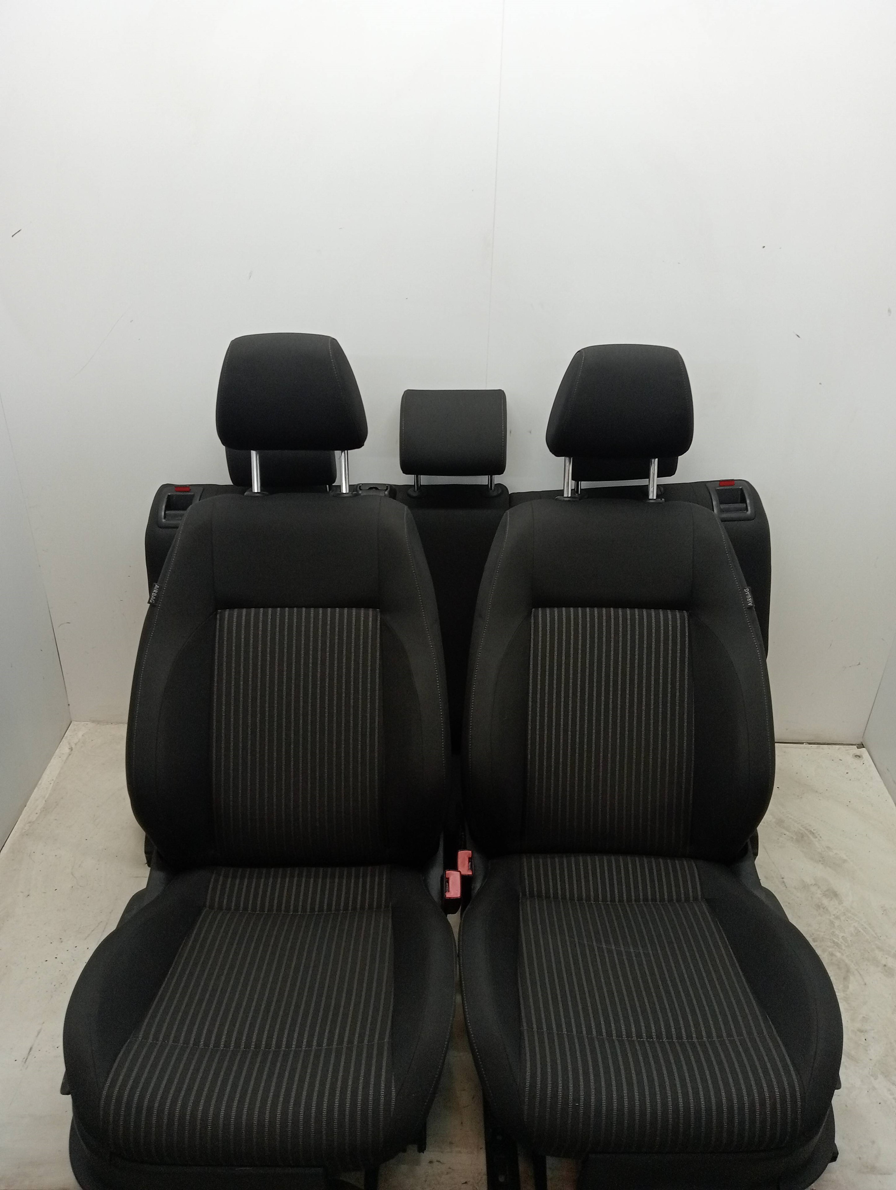 Complete Seat Set VOLKSWAGEN POLO (6R1)