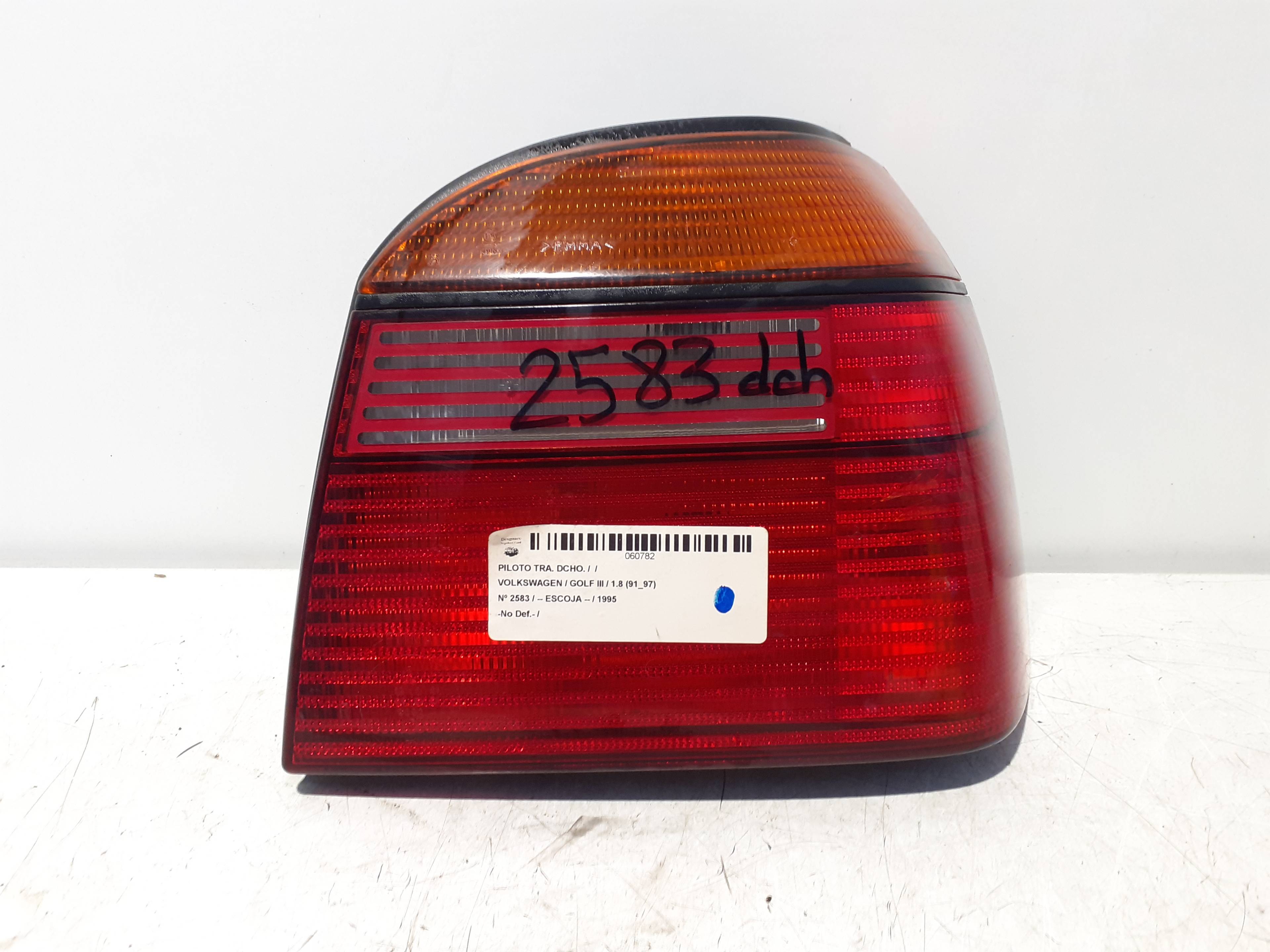 Feu arrière droit VOLKSWAGEN GOLF III BERLINA (1H1)