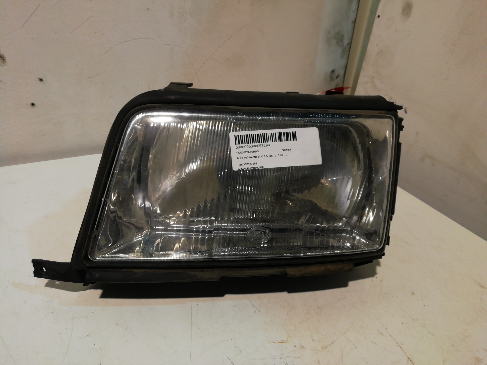 Farol esquerdo AUDI 100 AVANT (C4)