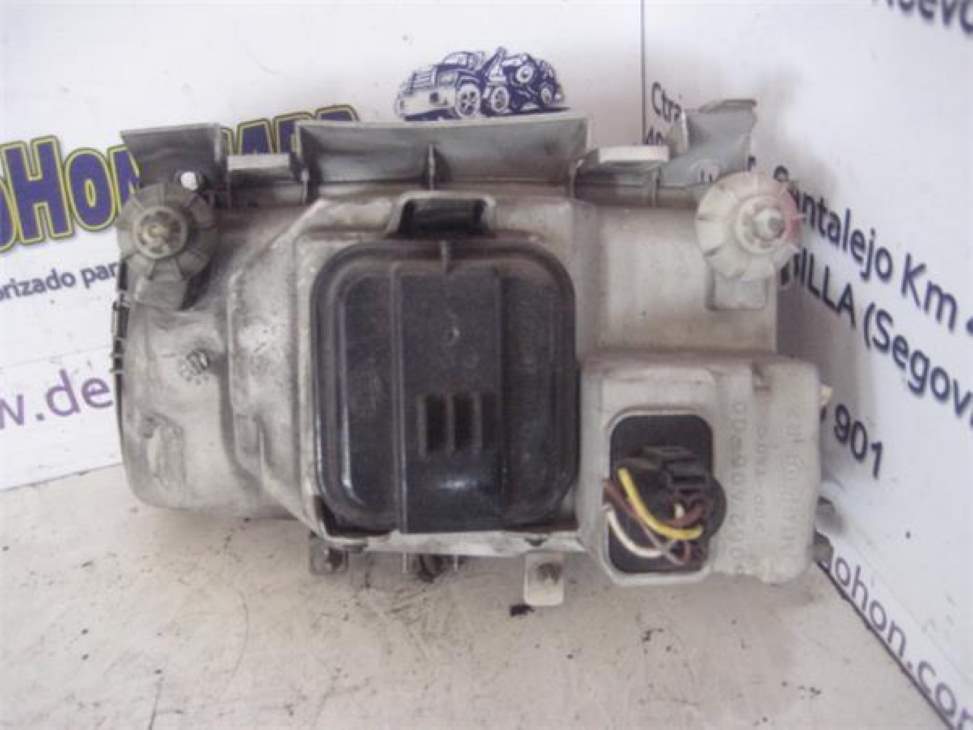 Phare droit VOLKSWAGEN POLO CLASSIC (6V2)