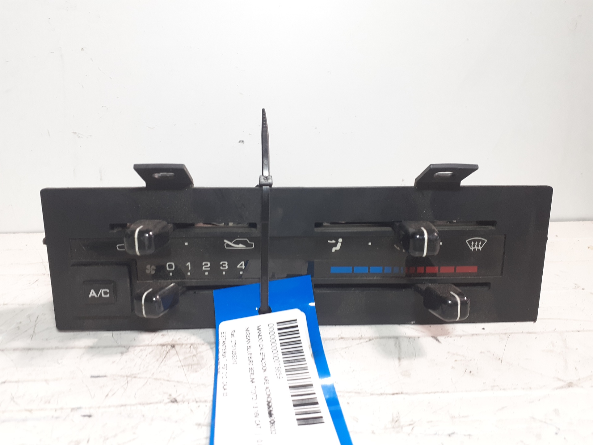 Sonstiges NISSAN BLUEBIRD BERLINA (T12/72)
