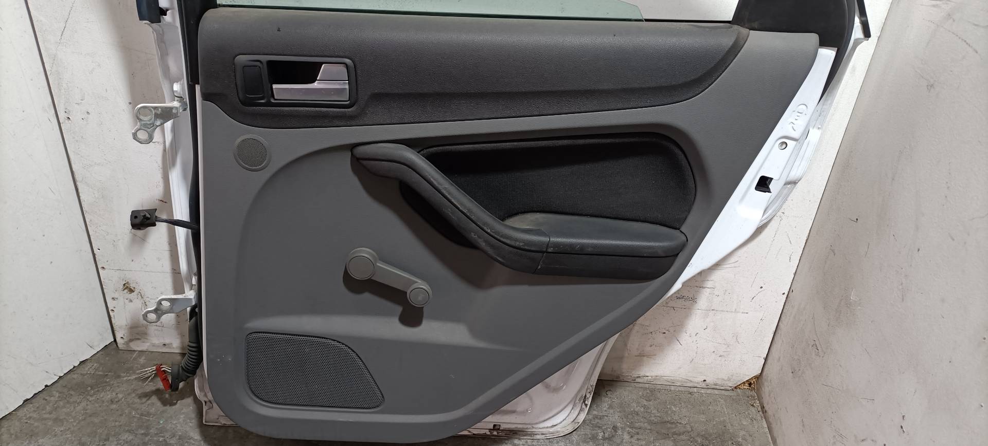 Lève-vitre arrière droit FORD FOCUS LIM. (CB4)