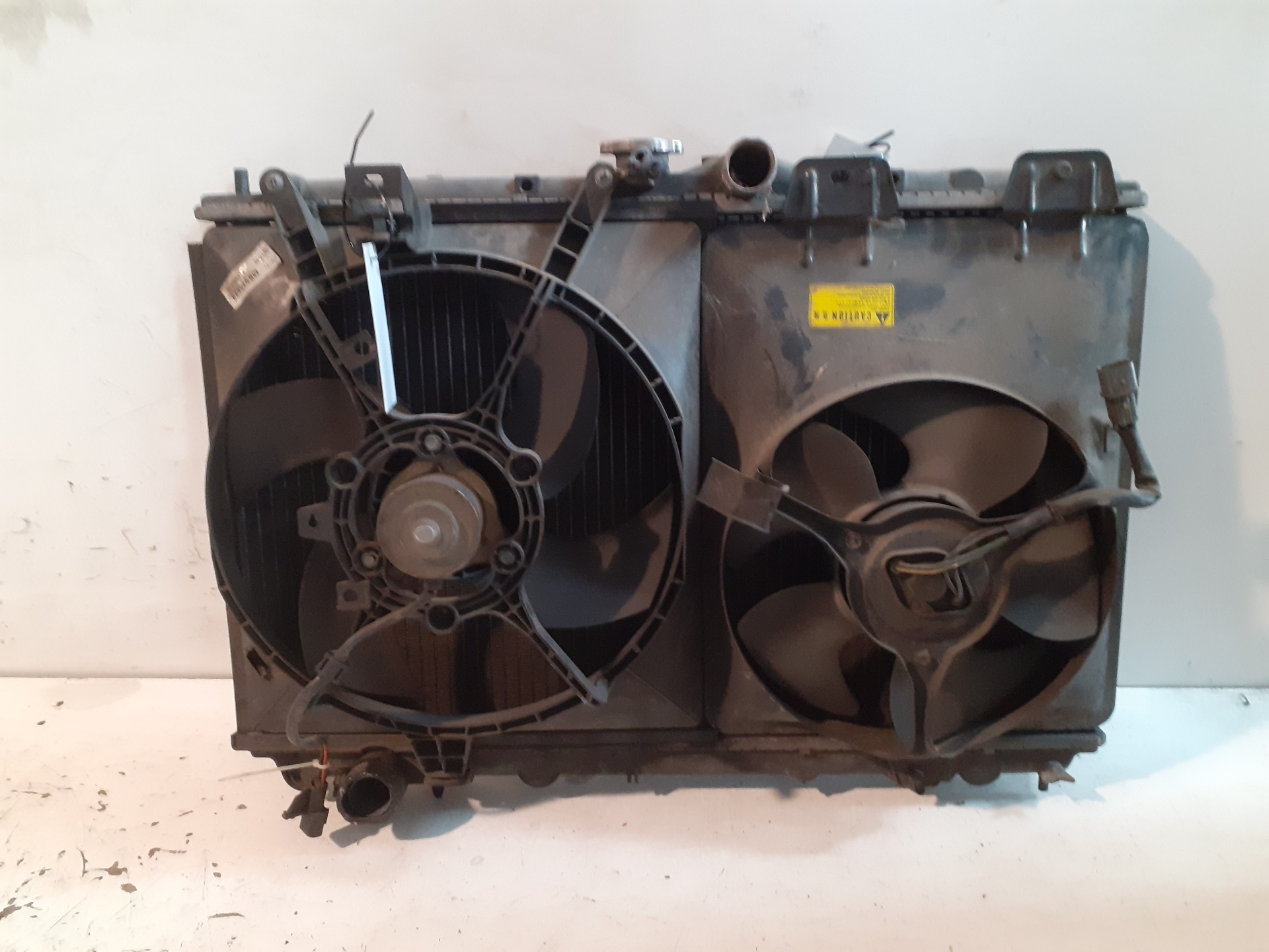 Radiator fan MITSUBISHI CARISMA BERLINA 4 (DA0)