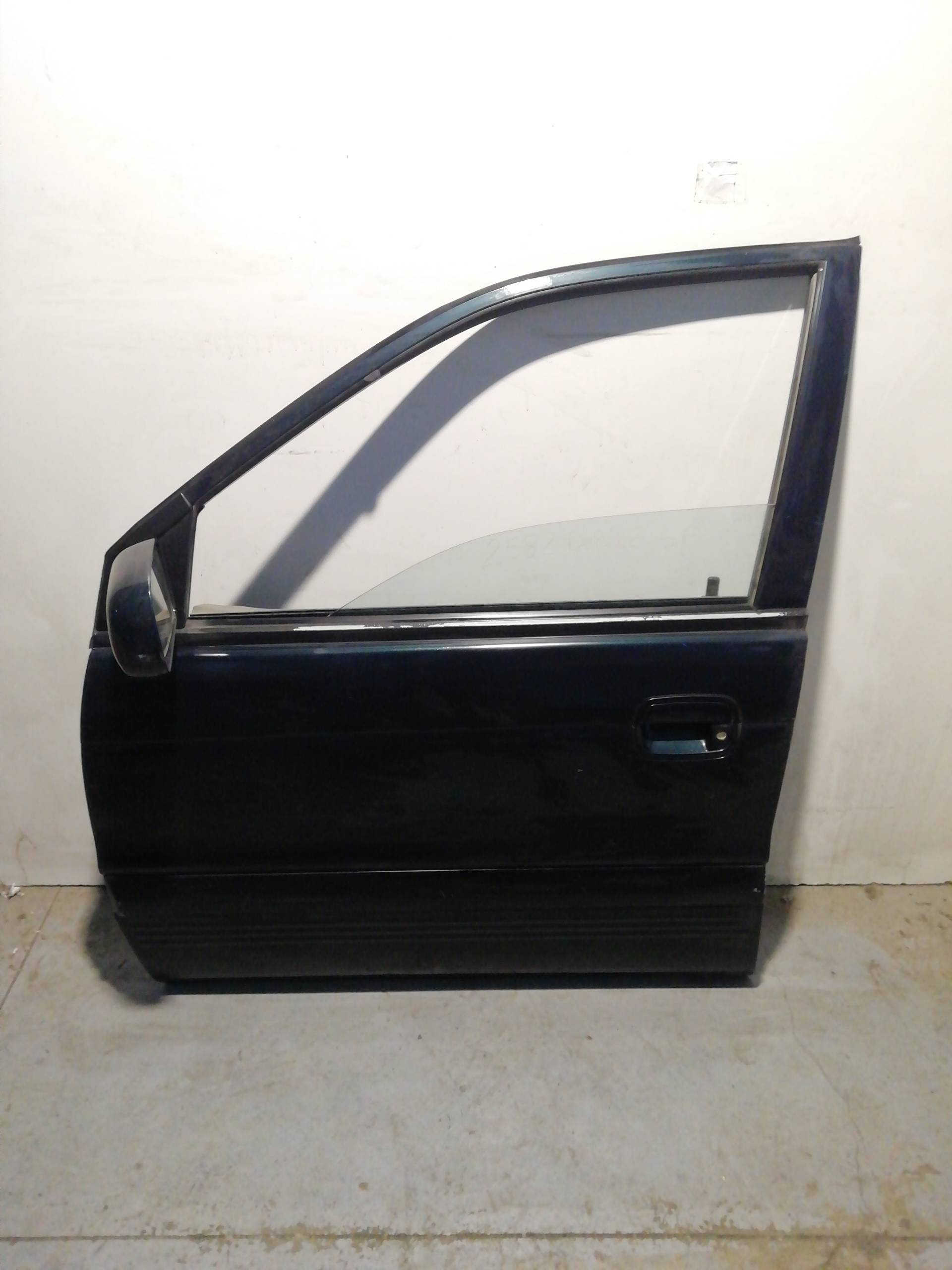 Front Door Left MITSUBISHI CARISMA BERLINA 4 (DA0)