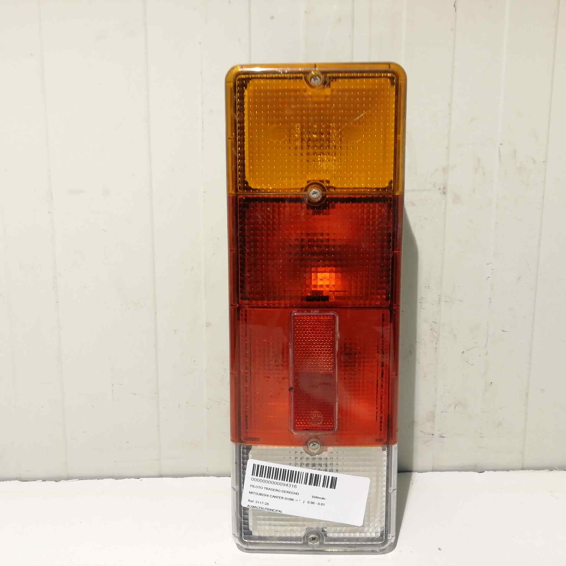 Rear Light Right MITSUBISHI CARISMA BERLINA 4 (DA0)