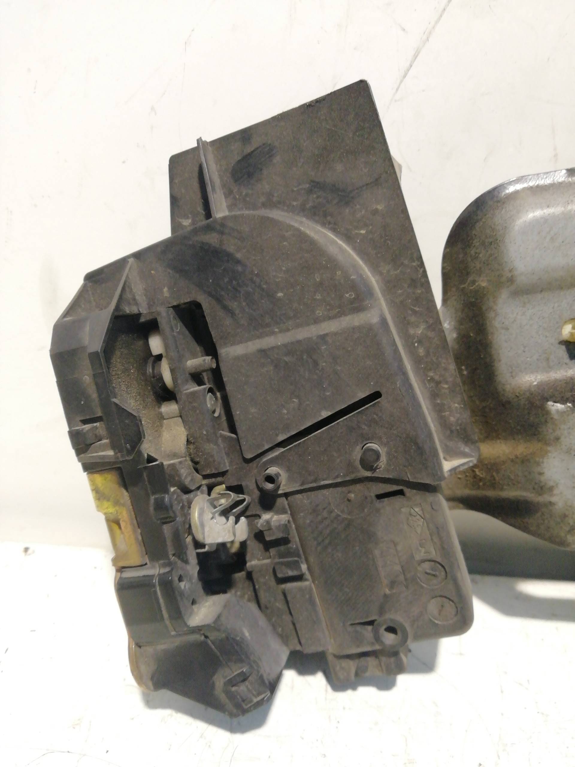Serrure porte avant droite RENAULT LAGUNA GRANDTOUR (K56)