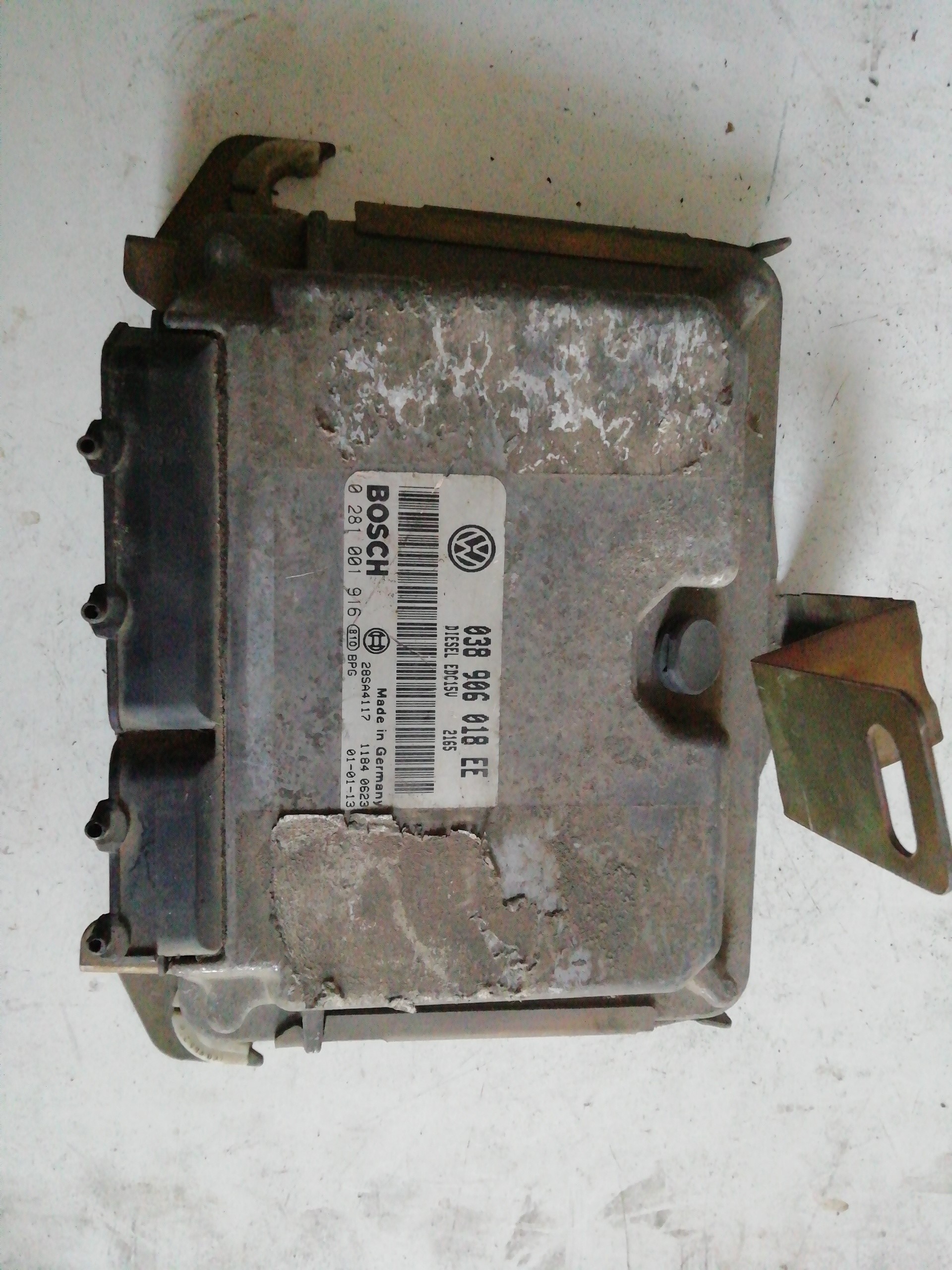 Engine control unit ECU VOLKSWAGEN GOLF IV BERLINA (1J1)
