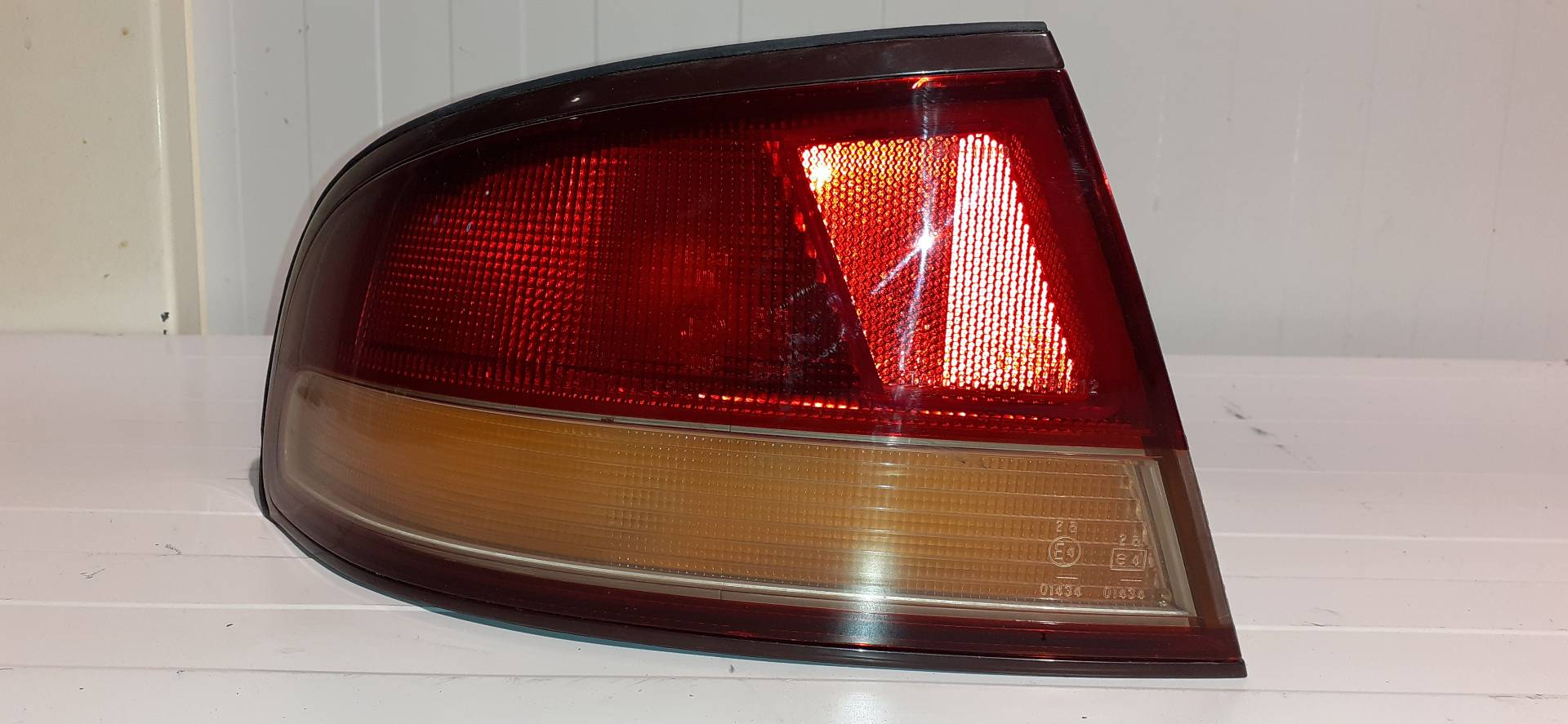 Heckleuchte links MITSUBISHI GALANT BERLINA (E50)