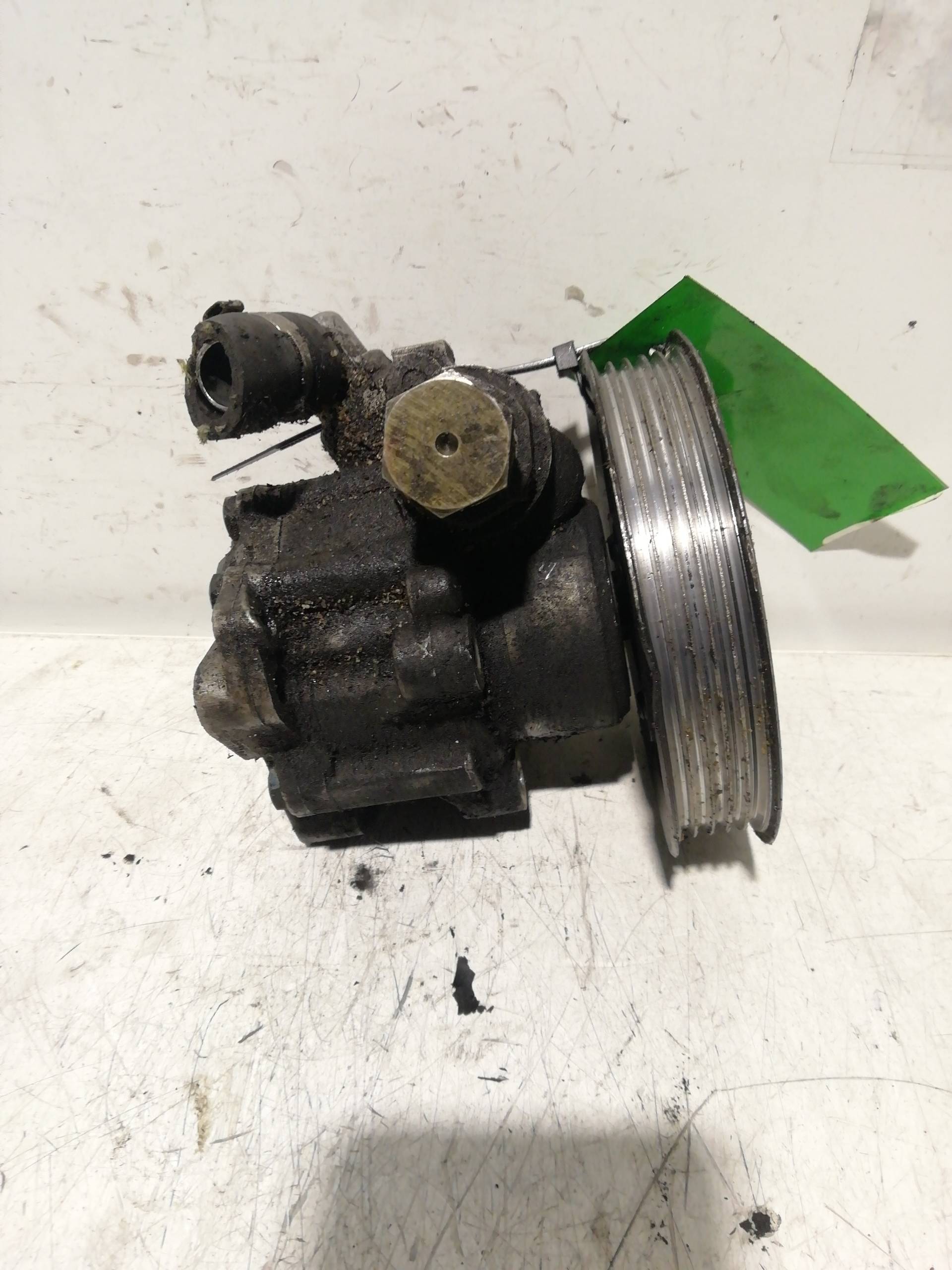 Pompe direction assistée VOLKSWAGEN PASSAT BERLINA (3A2)