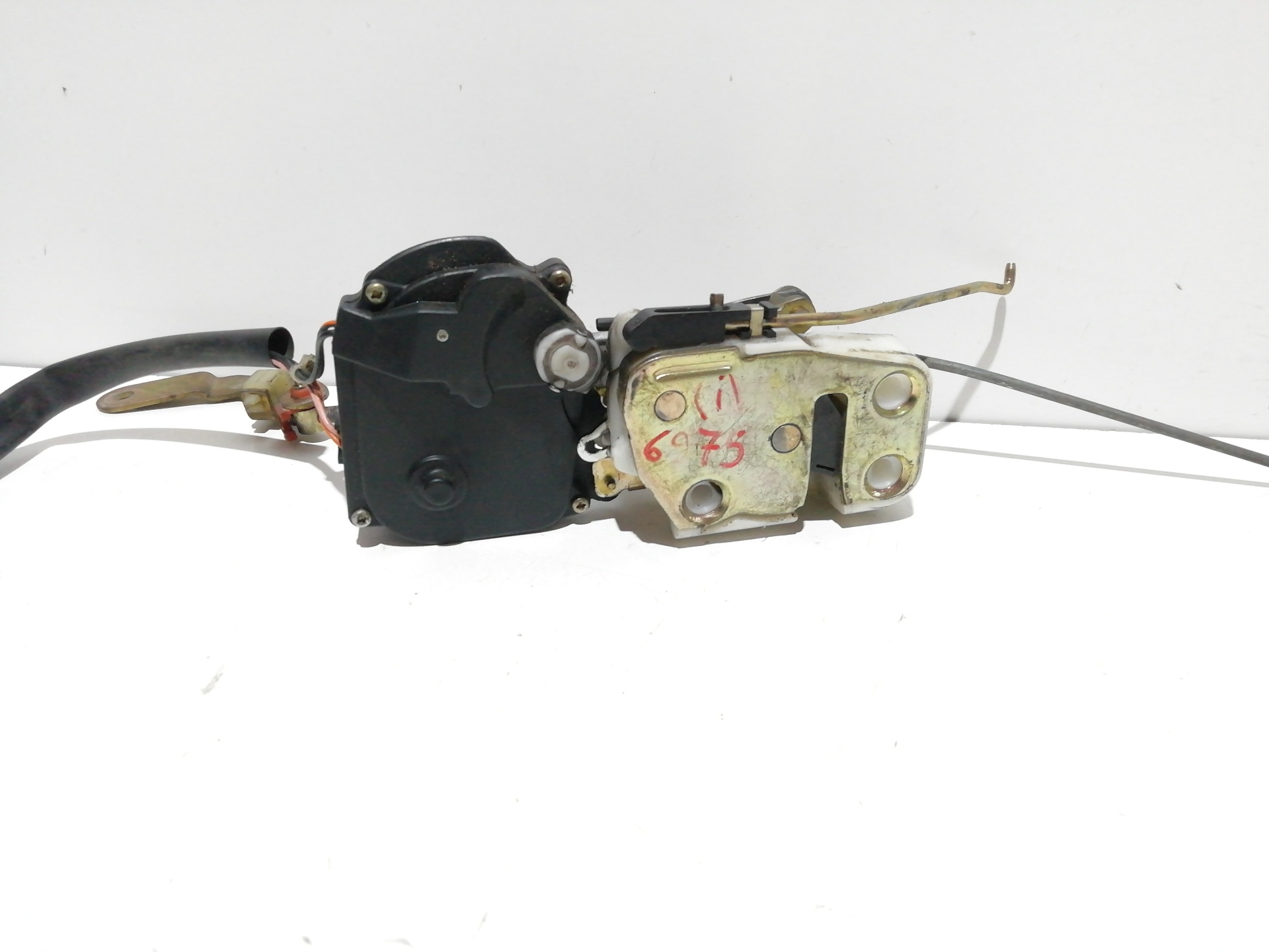 CERRADURA PUERTA DELANTERA IZQUIERDA MG SERIE 800 (RS)