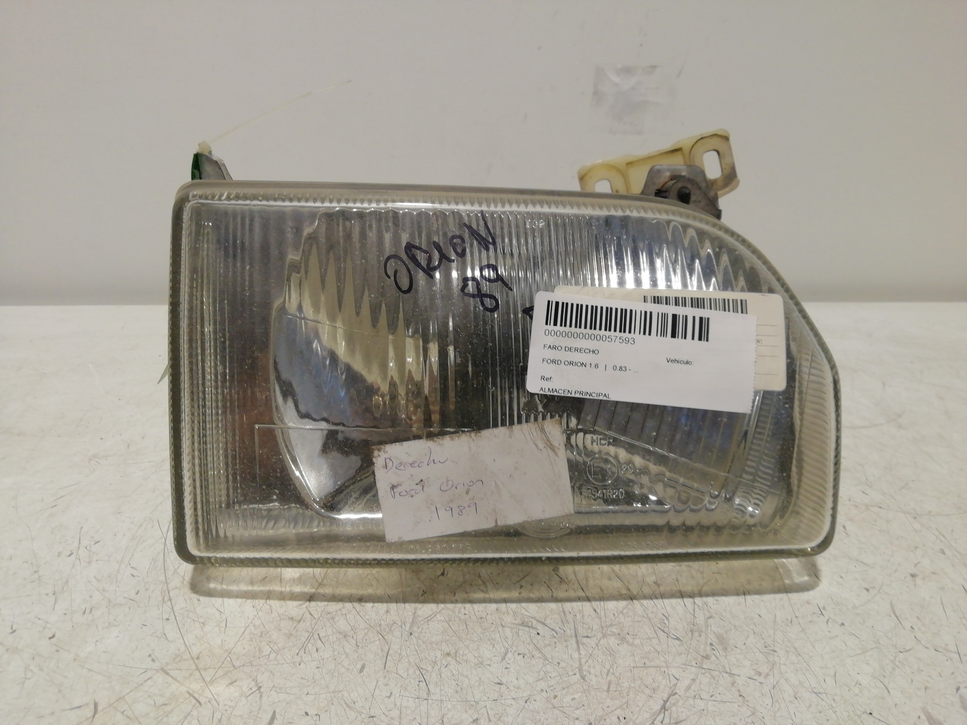 Farol direito FORD ORION