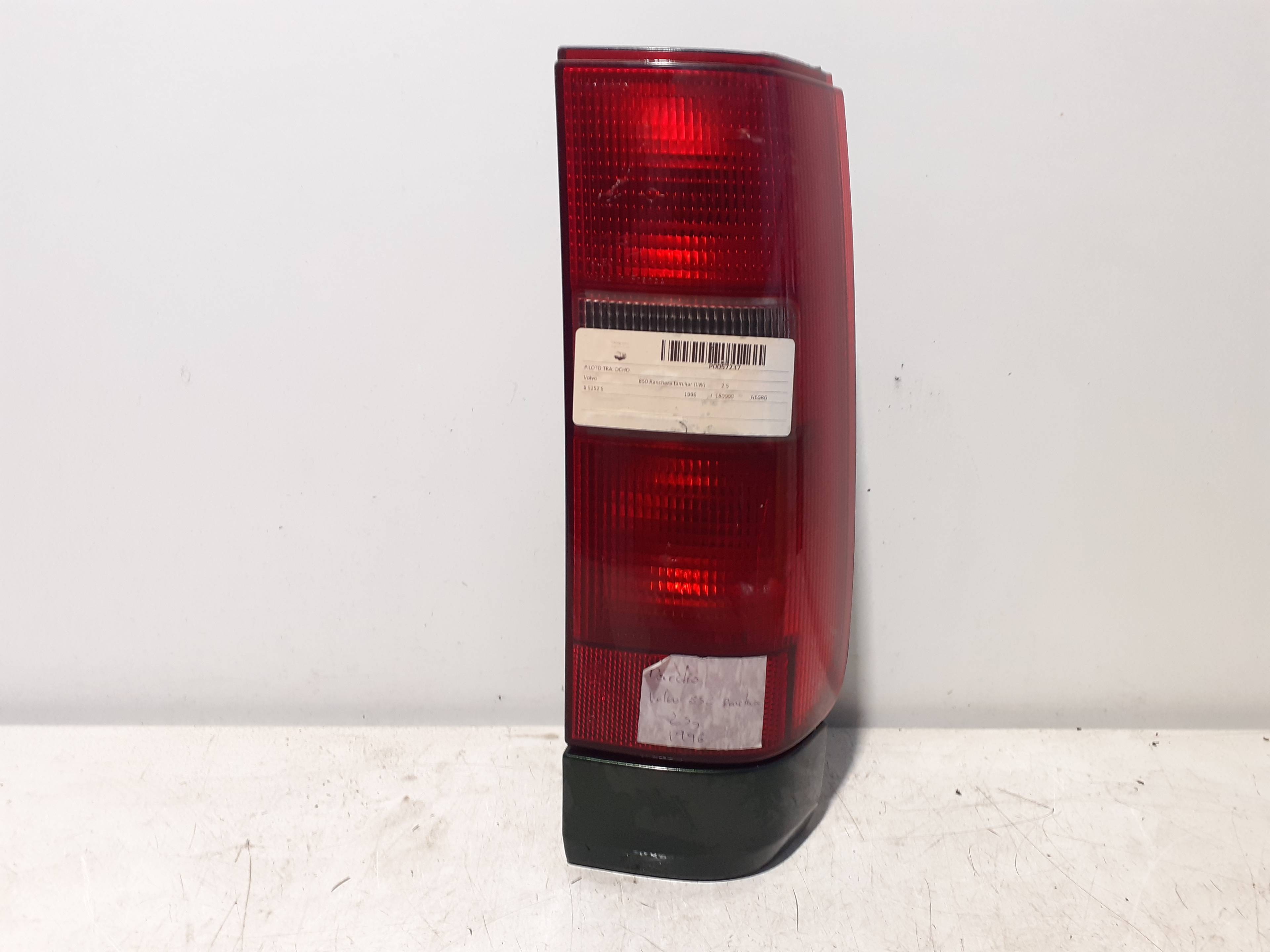 Feu arrière droit VOLVO SERIE 850