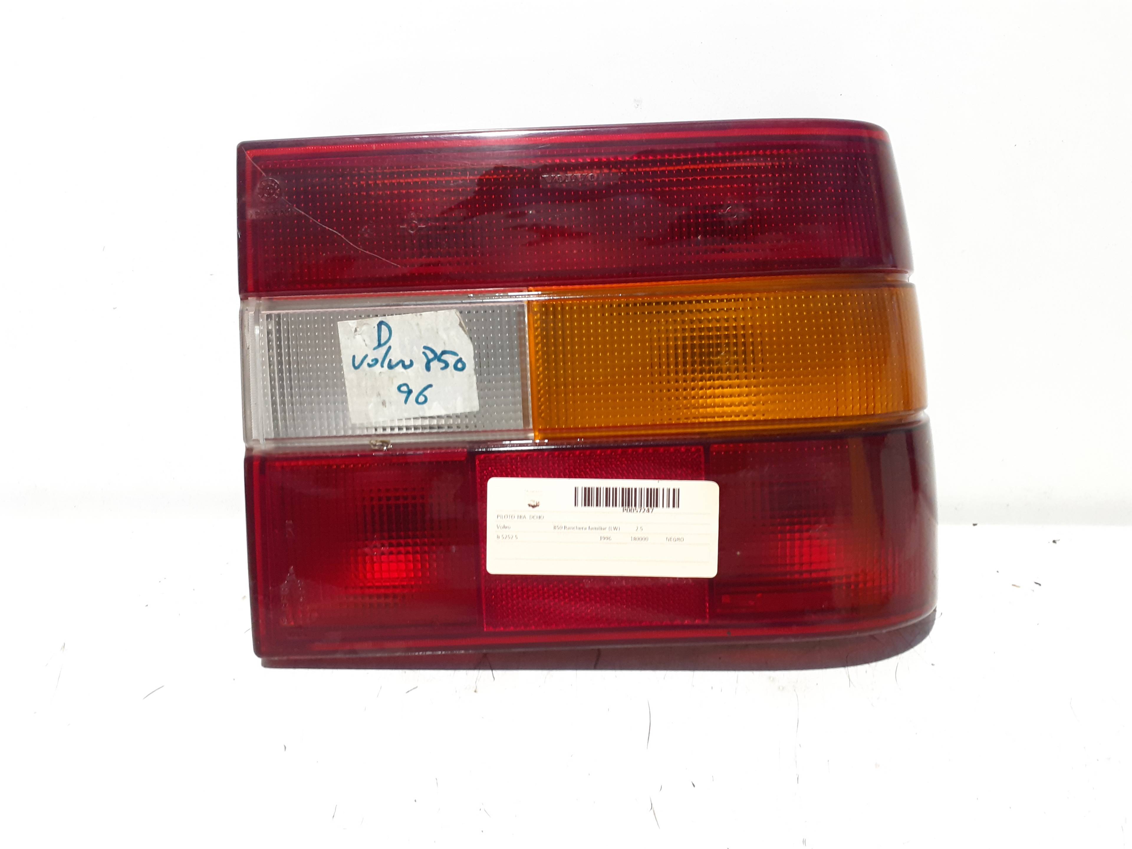 Feu arrière droit VOLVO SERIE 850