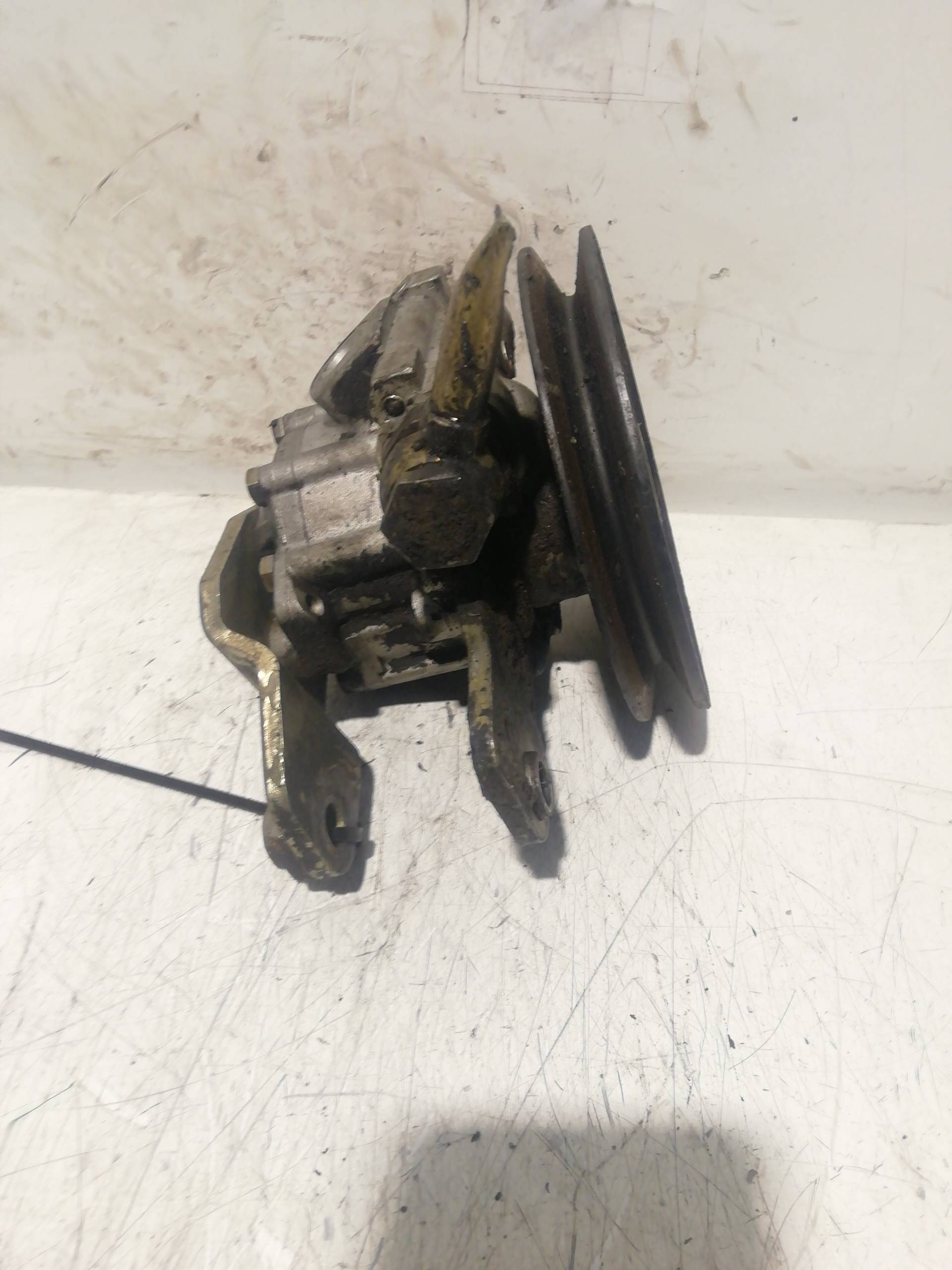 Pompe direction assistée NISSAN TRADE