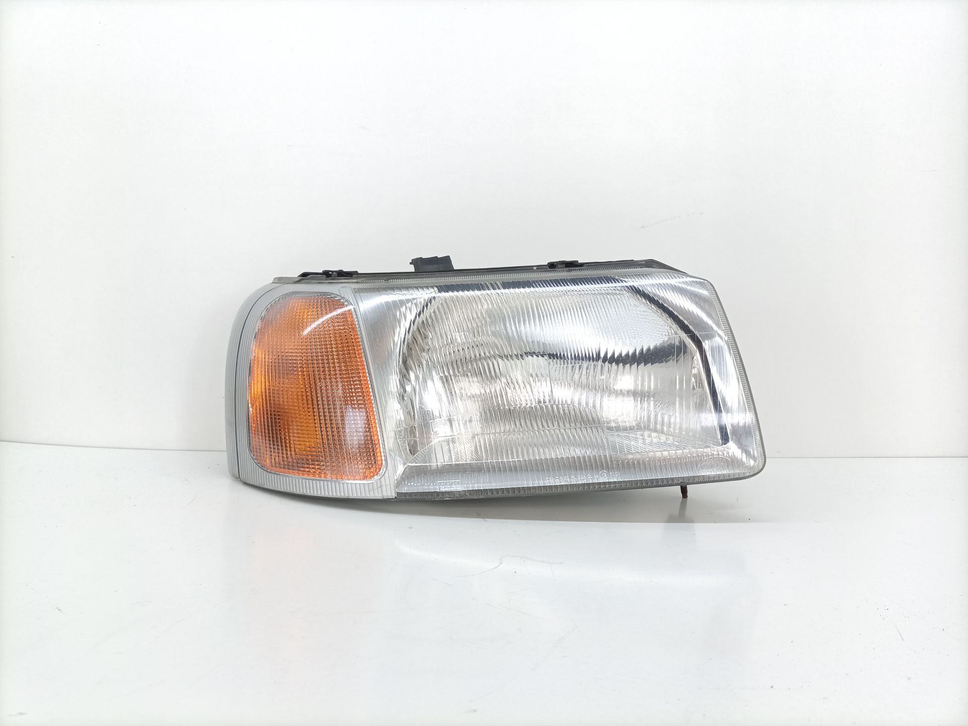 Right headlight LAND ROVER FREELANDER