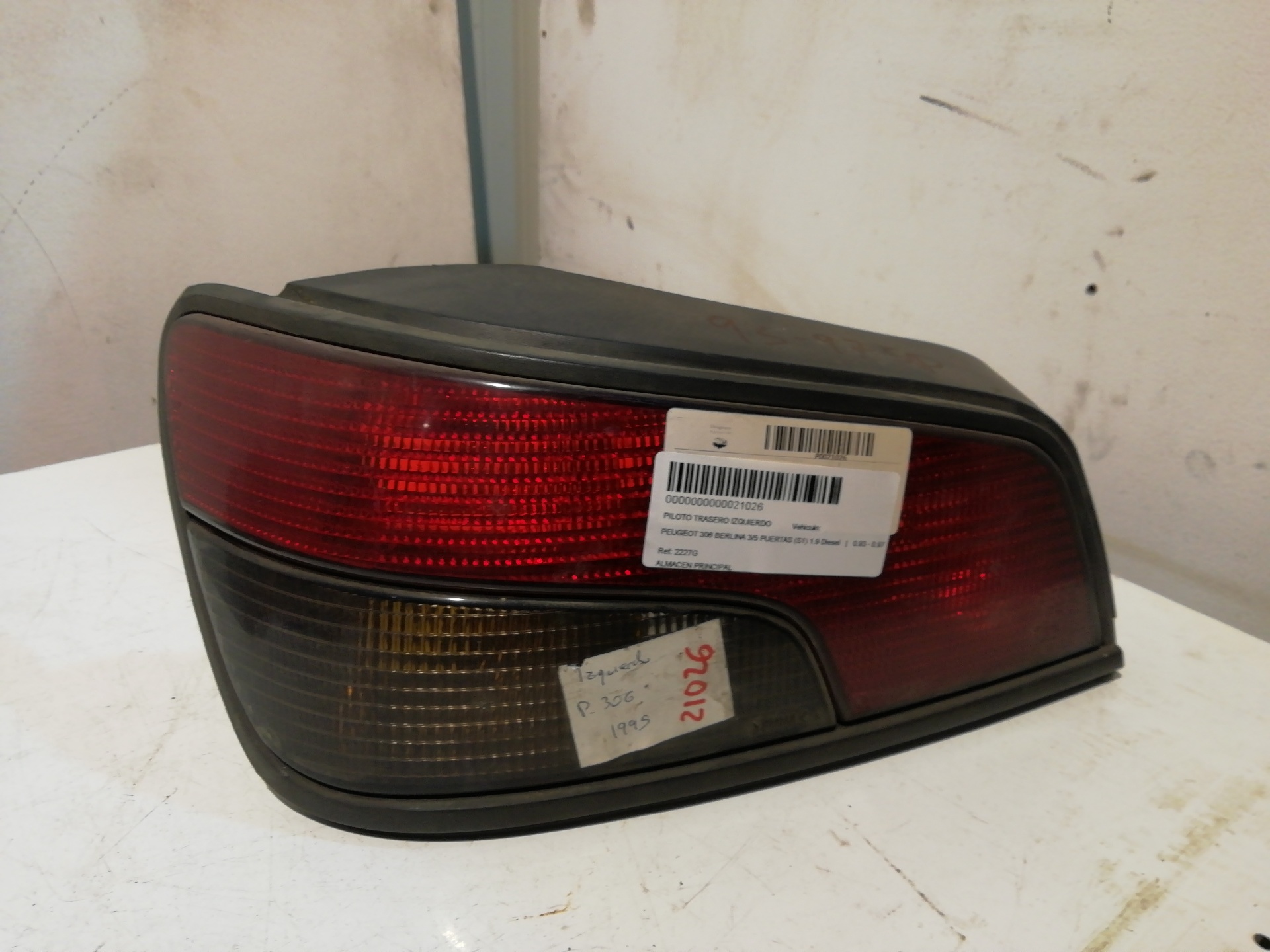 Heckleuchte links PEUGEOT 306 BERLINA 3/4/5 PUERTAS (S2)