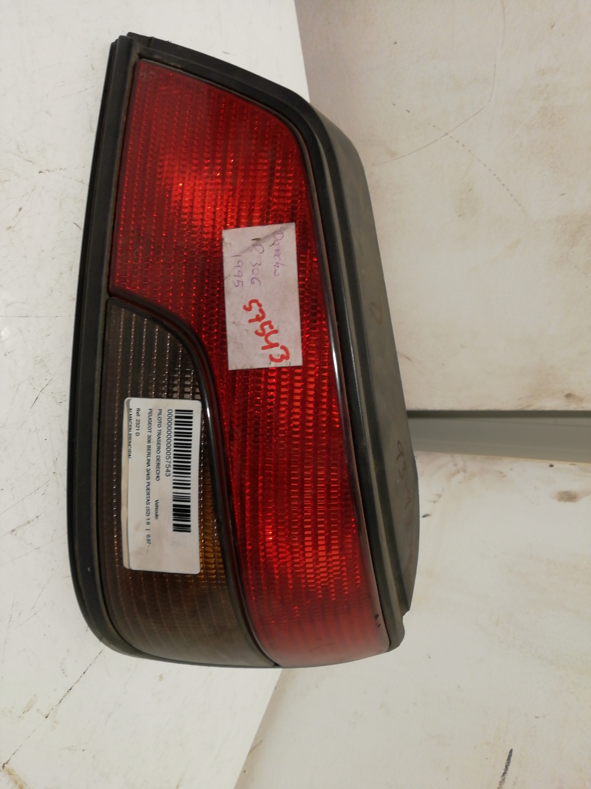 Feu arrière droit PEUGEOT 306 BERLINA 3/4/5 PUERTAS (S2)