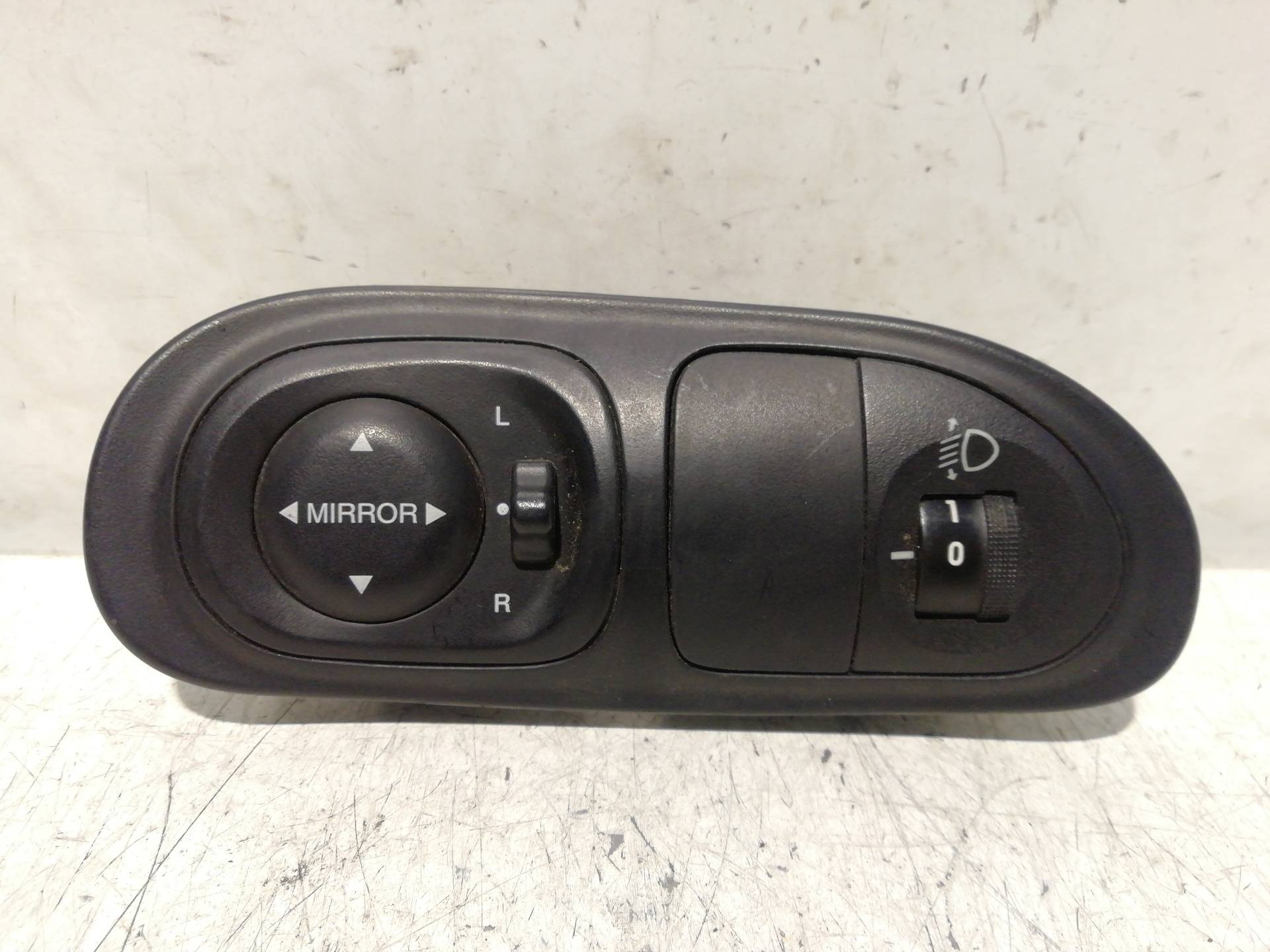 Commande de rétroviseur HYUNDAI LANTRA (J1)