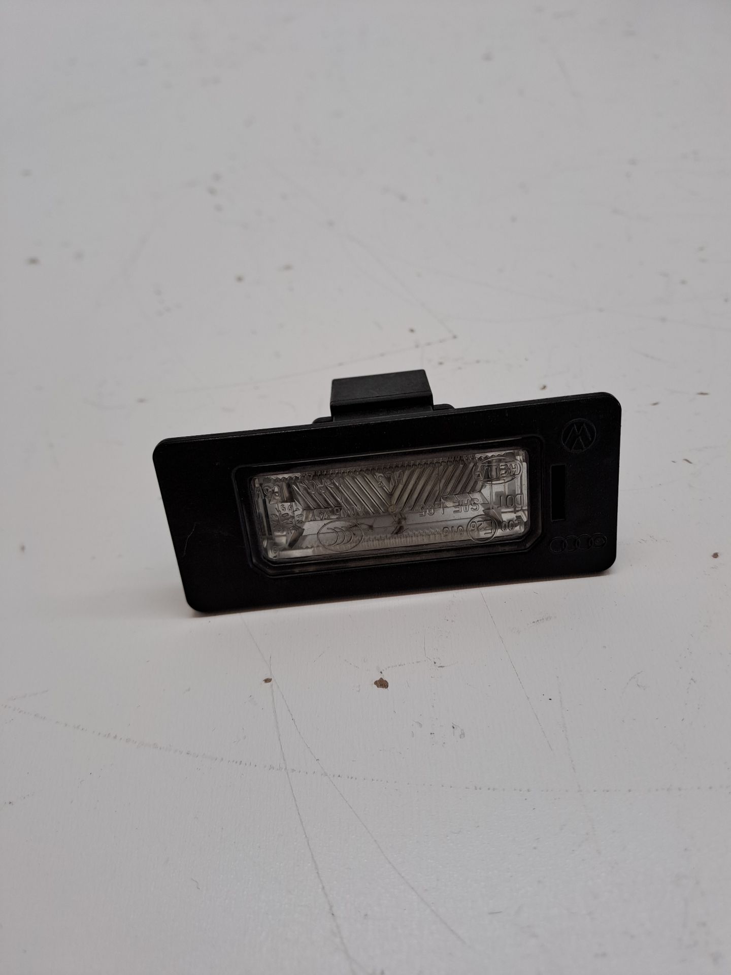 Luz da matrícula VOLKSWAGEN PASSAT VARIANT (3C5)