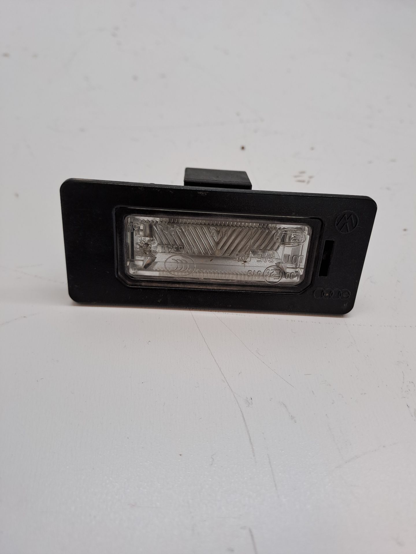 Luz da matrícula VOLKSWAGEN PASSAT VARIANT (3C5)